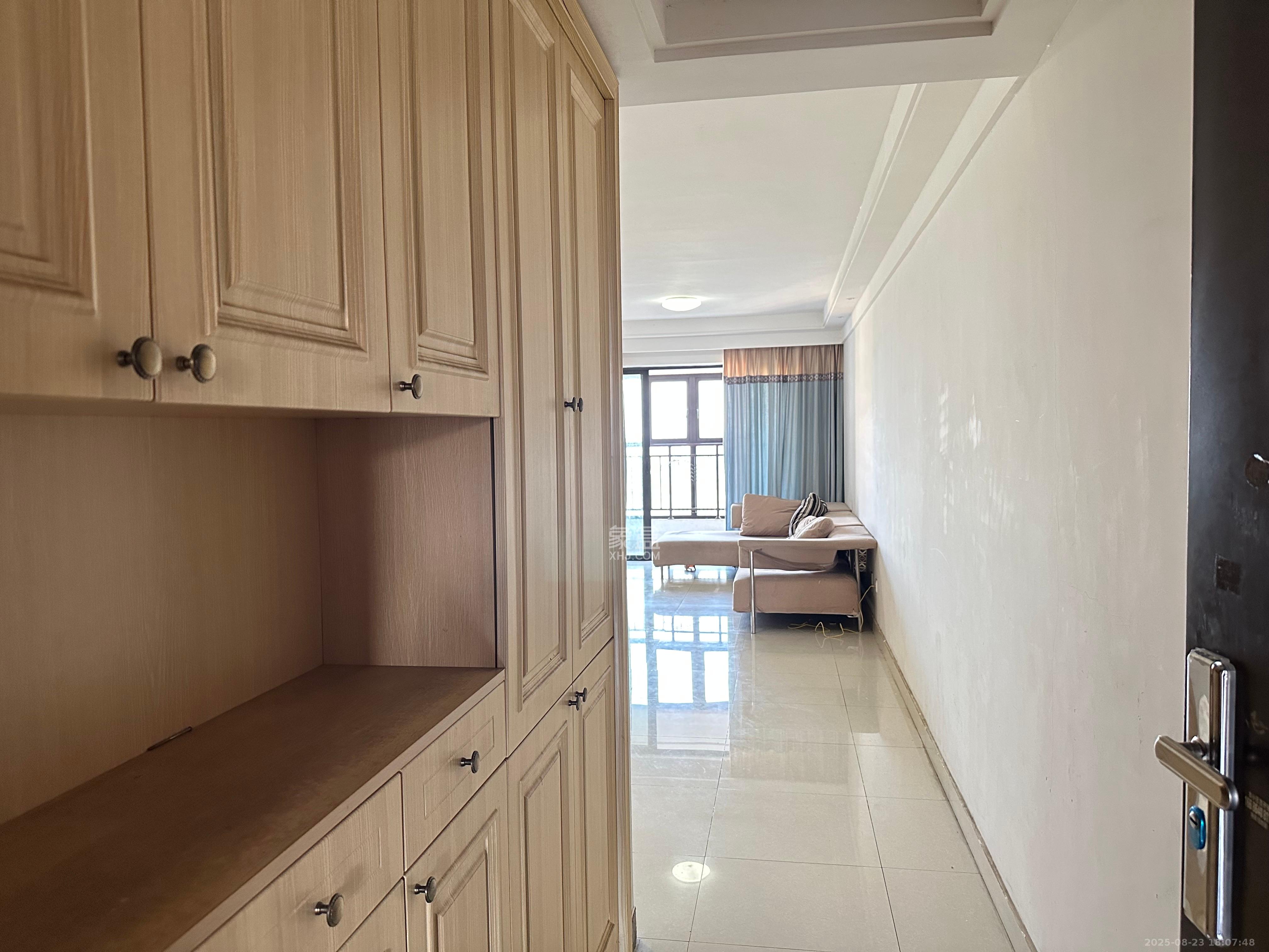 中海国际三期  3室2厅1卫    1800.0元/月 中海国际三期  3室2厅1卫    1800.0元/月室内图