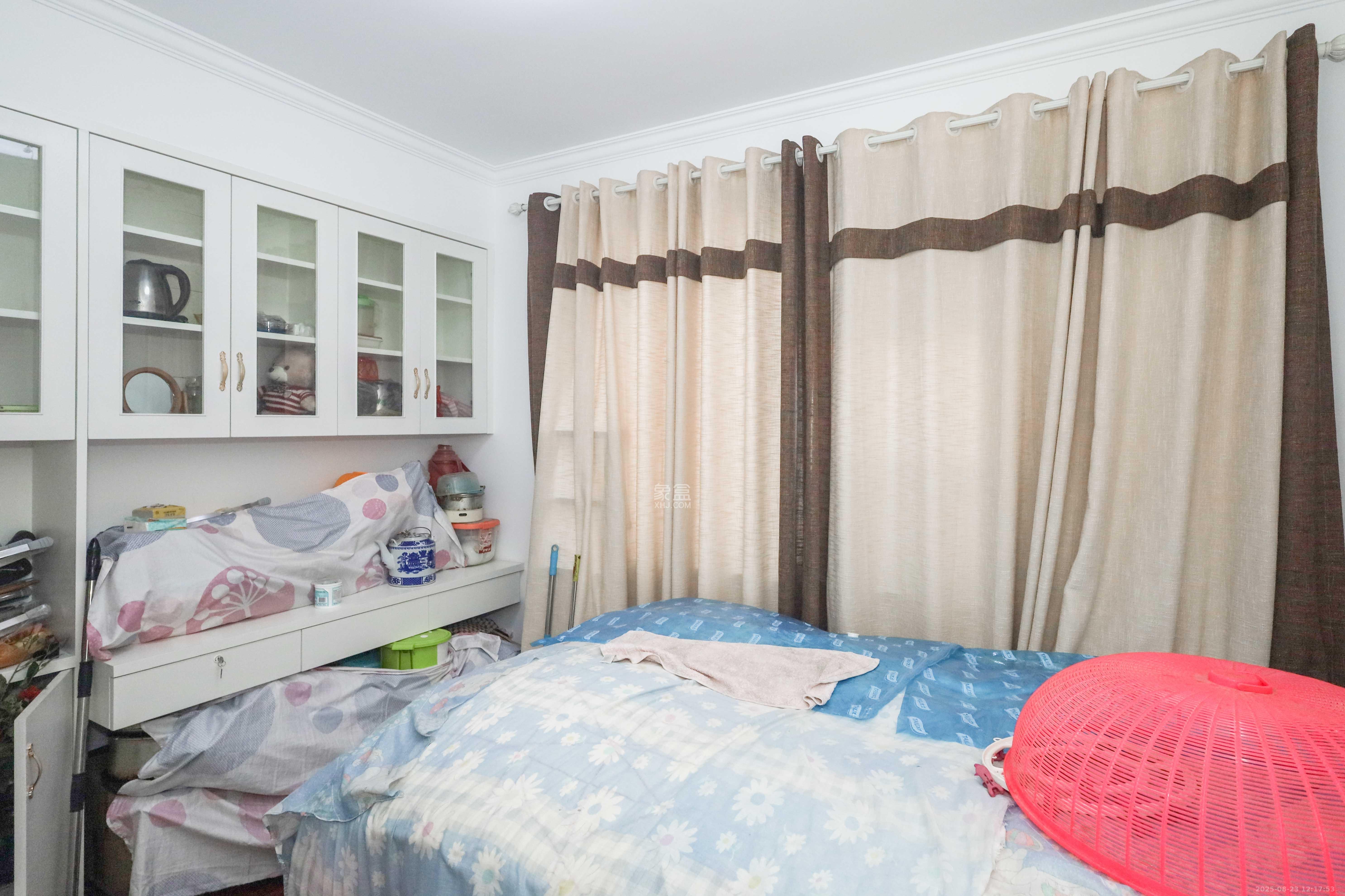 润芳园  4室2厅2卫    125.0万 润芳园  4室2厅2卫    125.0万卧室