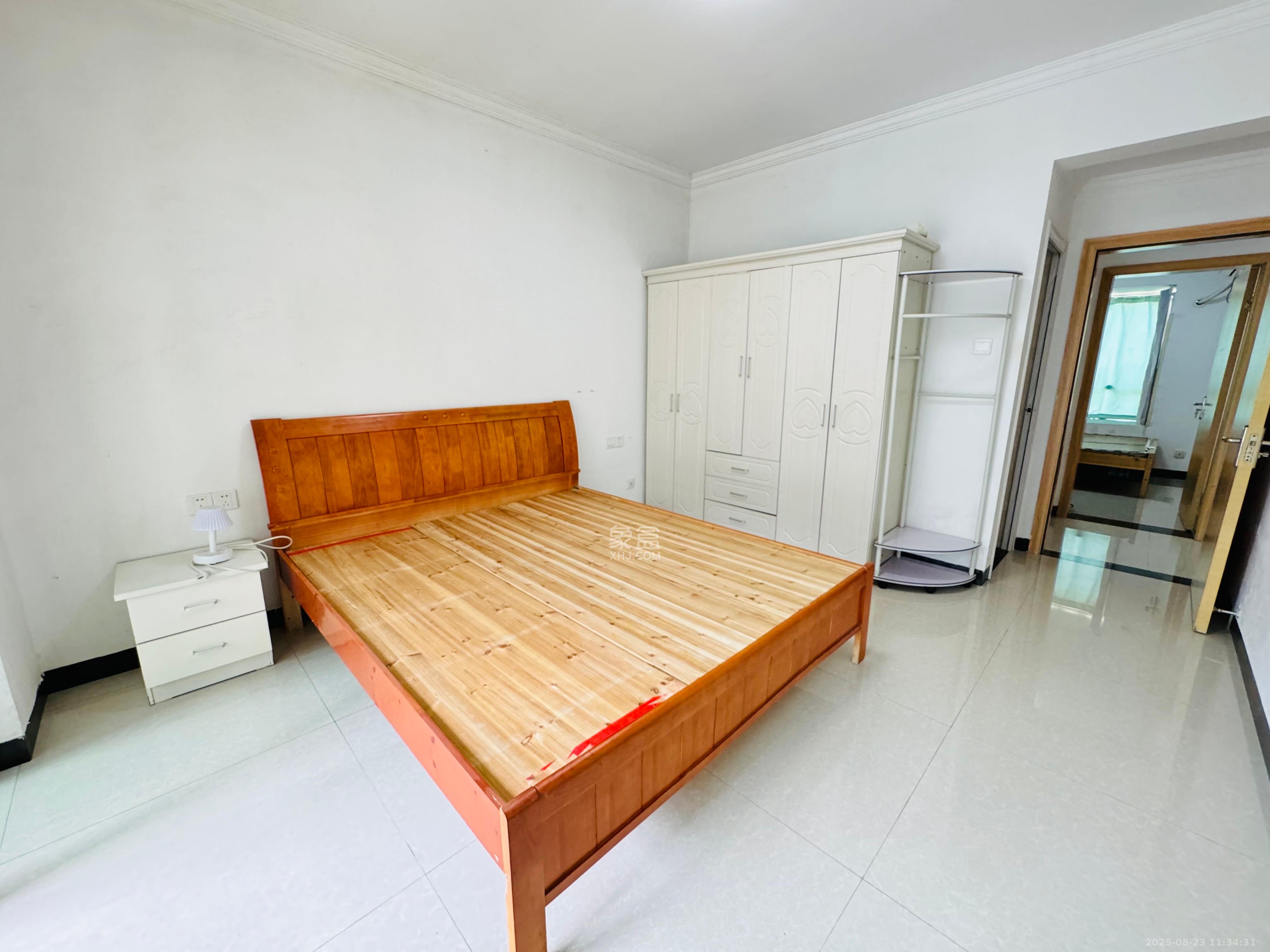 茶山馨苑 3室2厅2卫 3200.0元/月 茶山馨苑 3室2厅2卫 3200.0元/月室内图