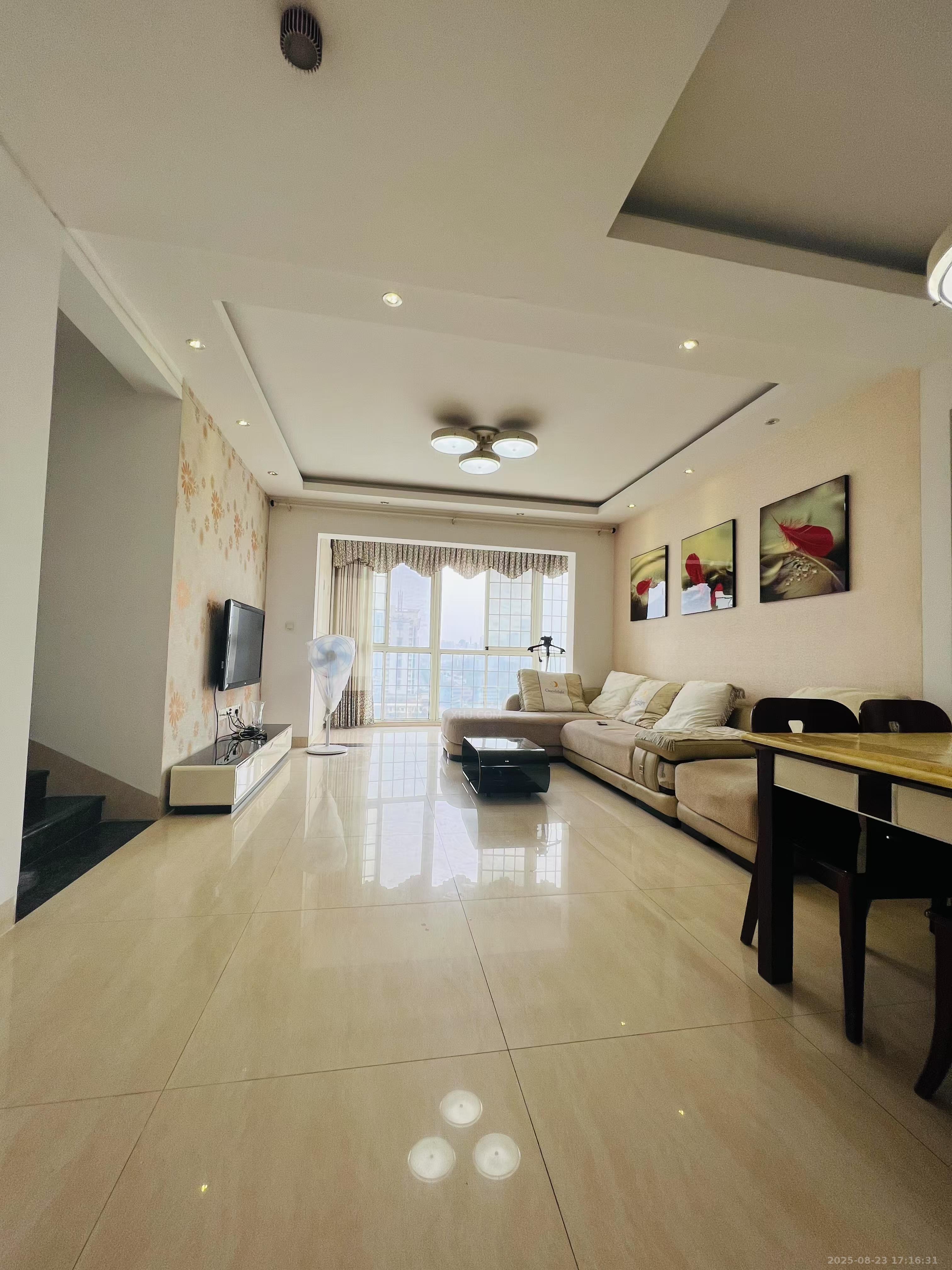 广汇商业广场  3室2厅2卫    2000.0元/月 广汇商业广场  3室2厅2卫    2000.0元/月