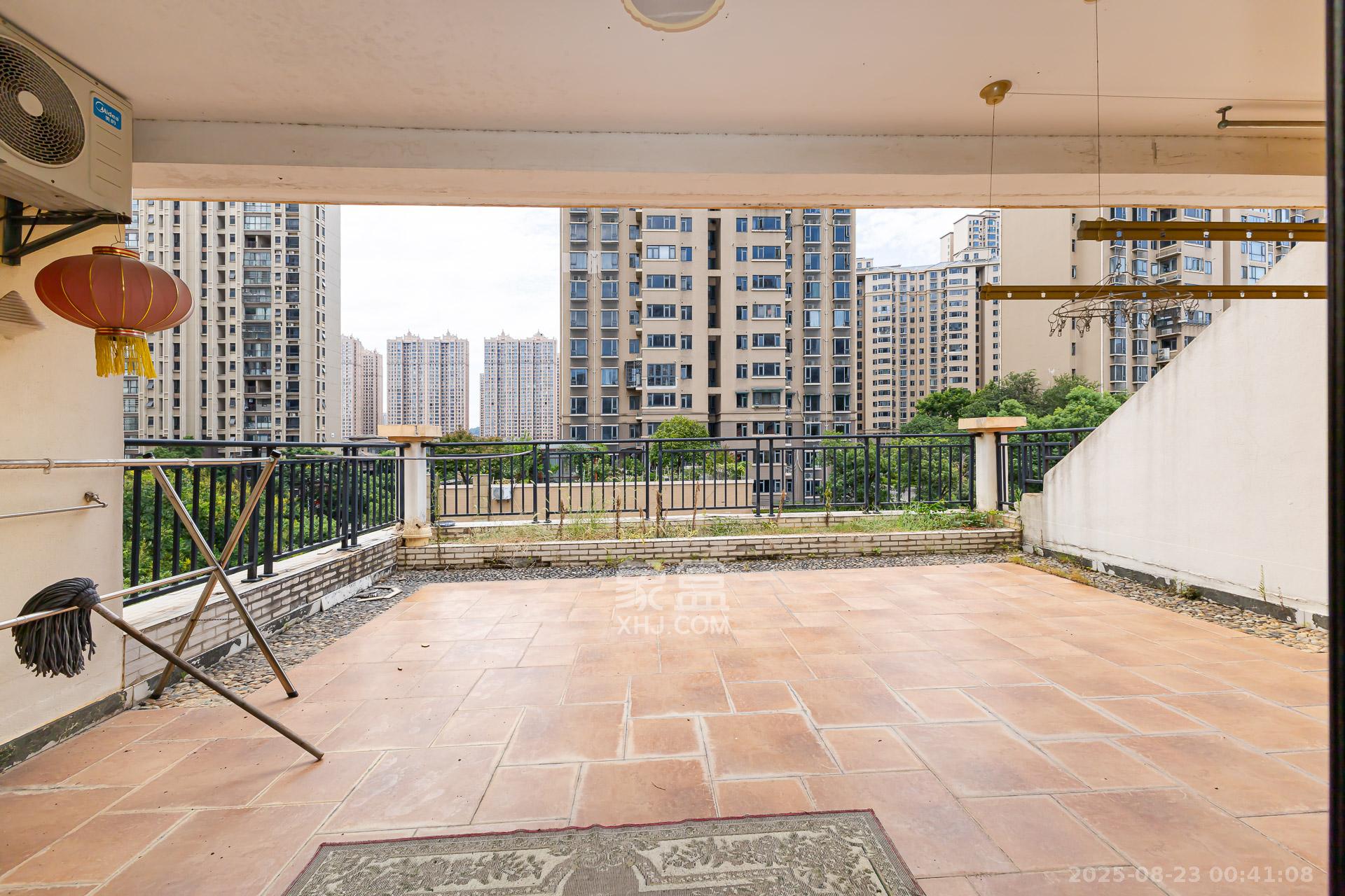 润和之悦(金泽园)  9室3厅4卫    760.0万 润和之悦(金泽园)  9室3厅4卫    760.0万阳台