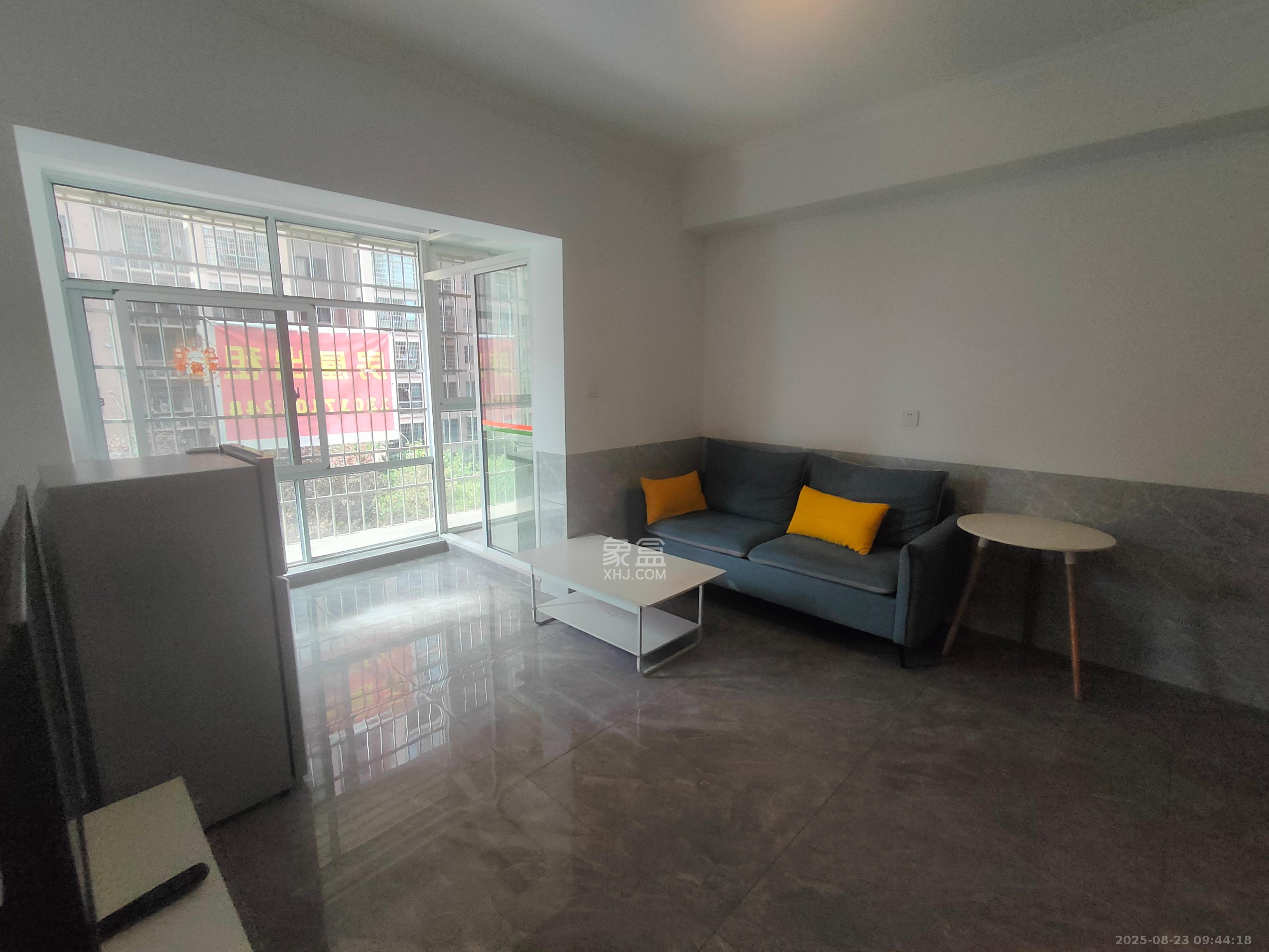 华龙家园(和泰家园)  1室1厅1卫    1380.0元/月 华龙家园(和泰家园)  1室1厅1卫    1380.0元/月室内图