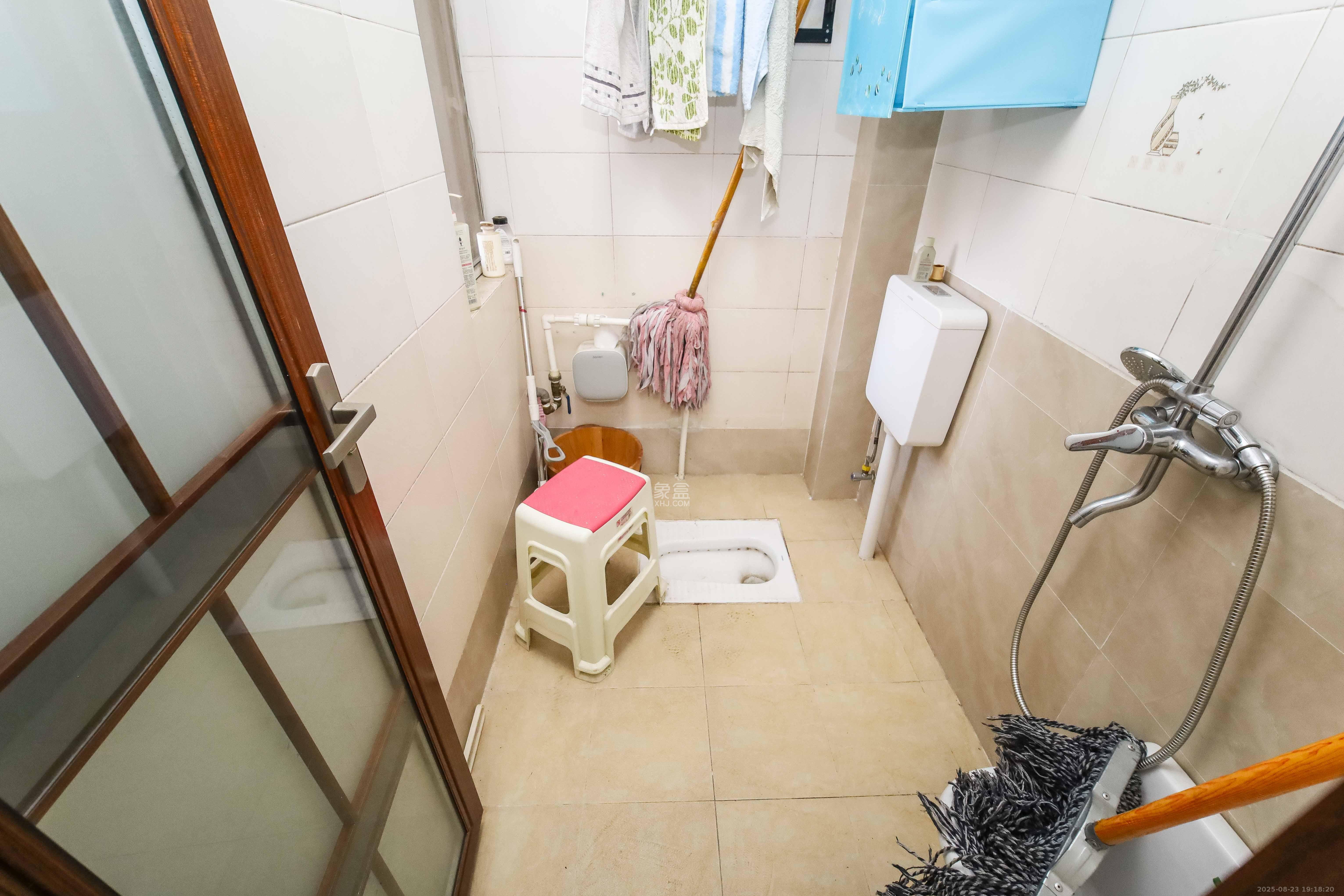 新桥小区  3室2厅1卫    65.8万卫生间