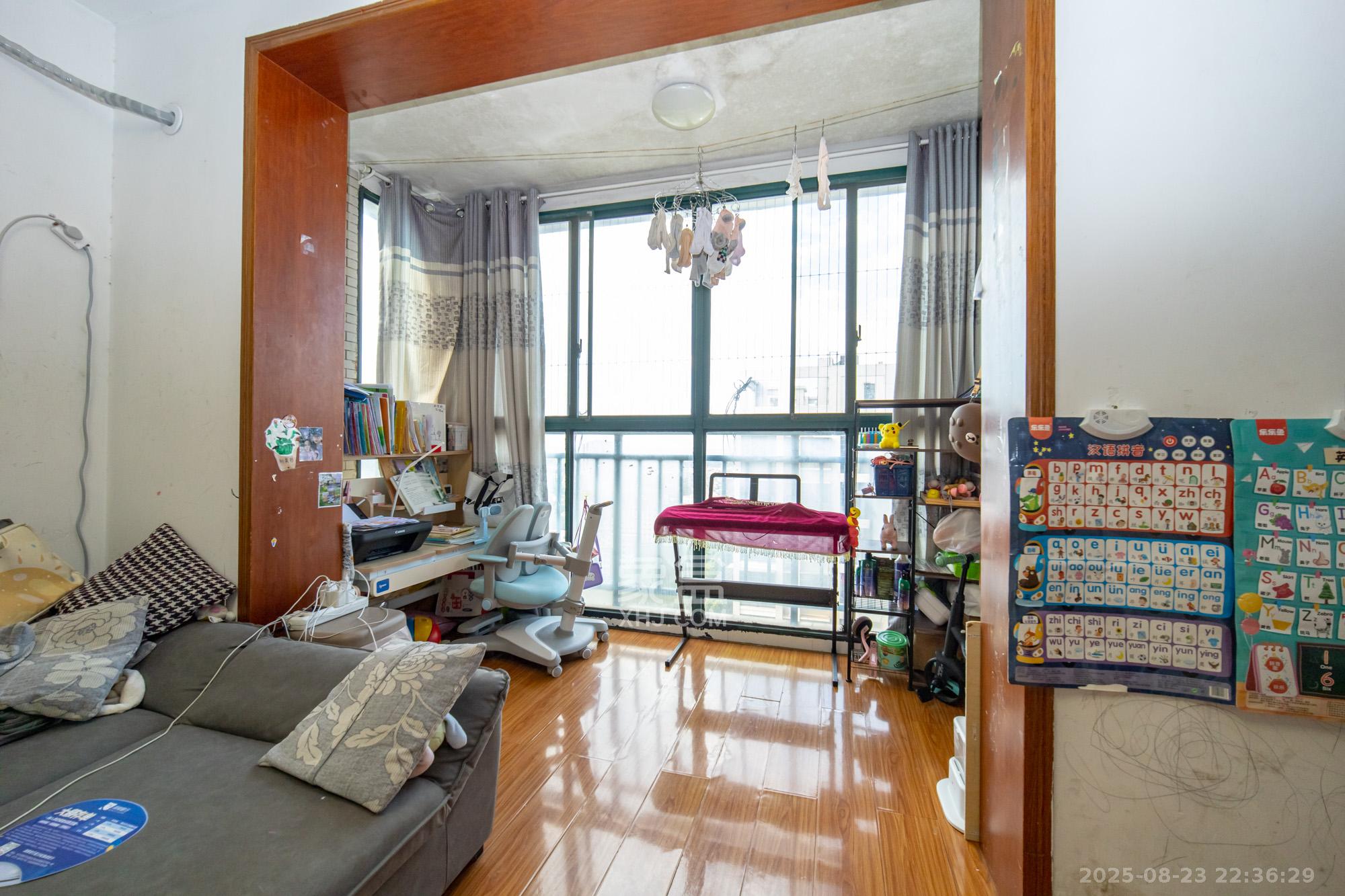 松雅湖畔  3室2厅1卫    45.0万阳台