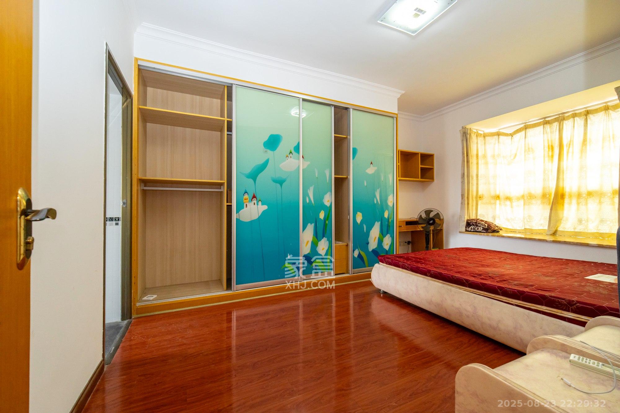 紫晶城  3室2厅2卫    73.8万 紫晶城  3室2厅2卫    73.8万卧室