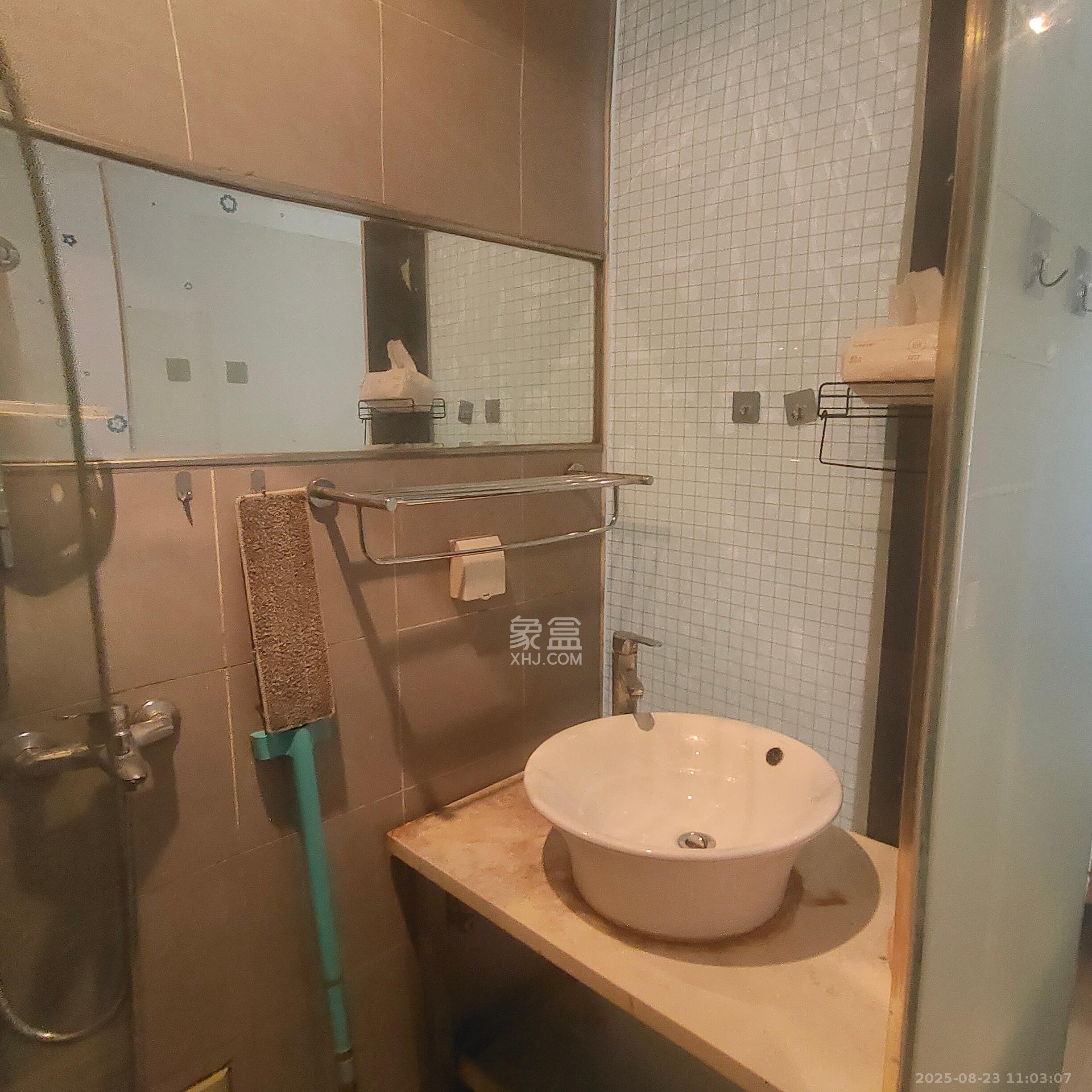 华润凤凰城一期  1室1厅1卫    1300.0元/月 华润凤凰城一期  1室1厅1卫    1300.0元/月室内图