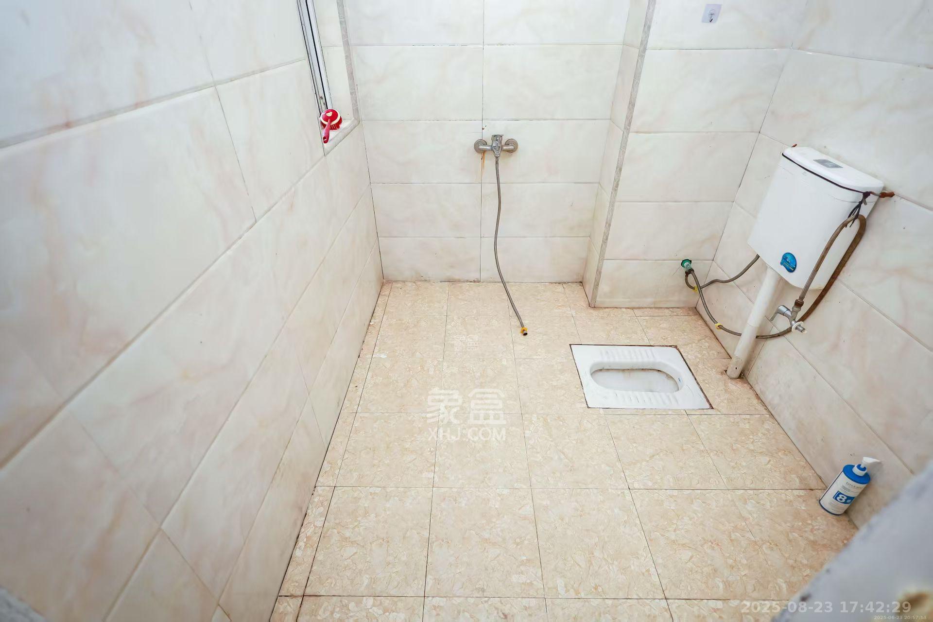 金科世界城  3室2厅1卫    1800.0元/月 金科世界城  3室2厅1卫    1800.0元/月室内图