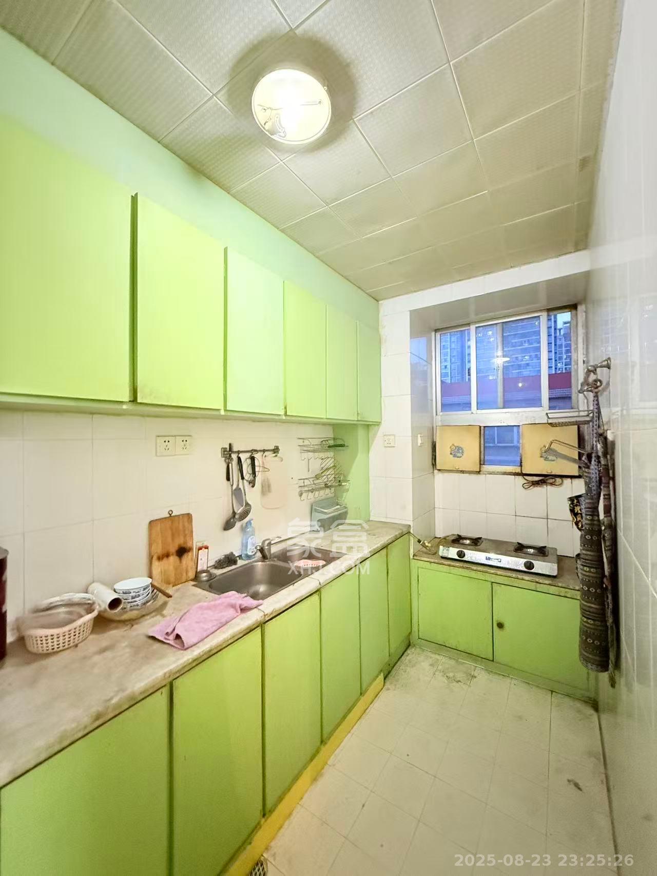 金鹰小区  1室2厅2卫    2200.0元/月 金鹰小区  1室2厅2卫    2200.0元/月室内图