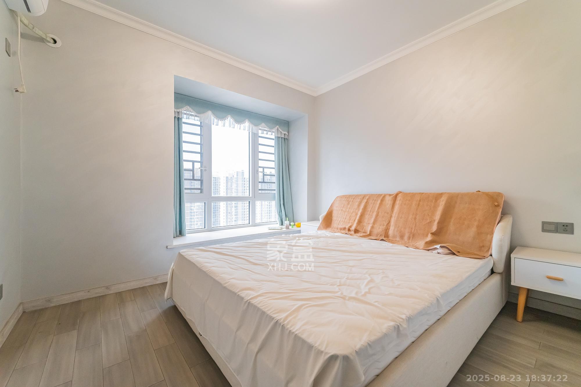 松雅湖壹号  4室2厅1卫    119.8万卧室