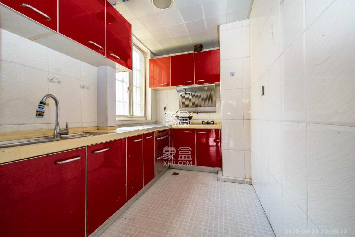 紫晶城  3室2厅2卫    73.8万 紫晶城  3室2厅2卫    73.8万厨房