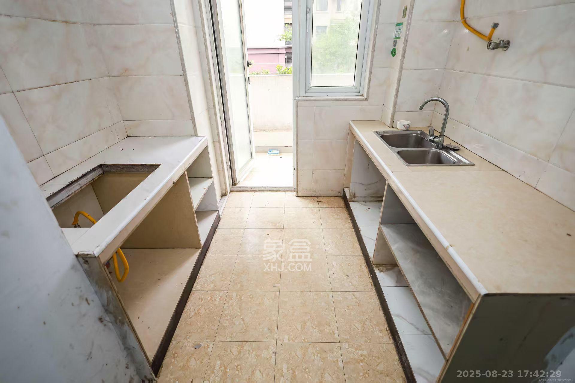 金科世界城  3室2厅1卫    1800.0元/月 金科世界城  3室2厅1卫    1800.0元/月室内图