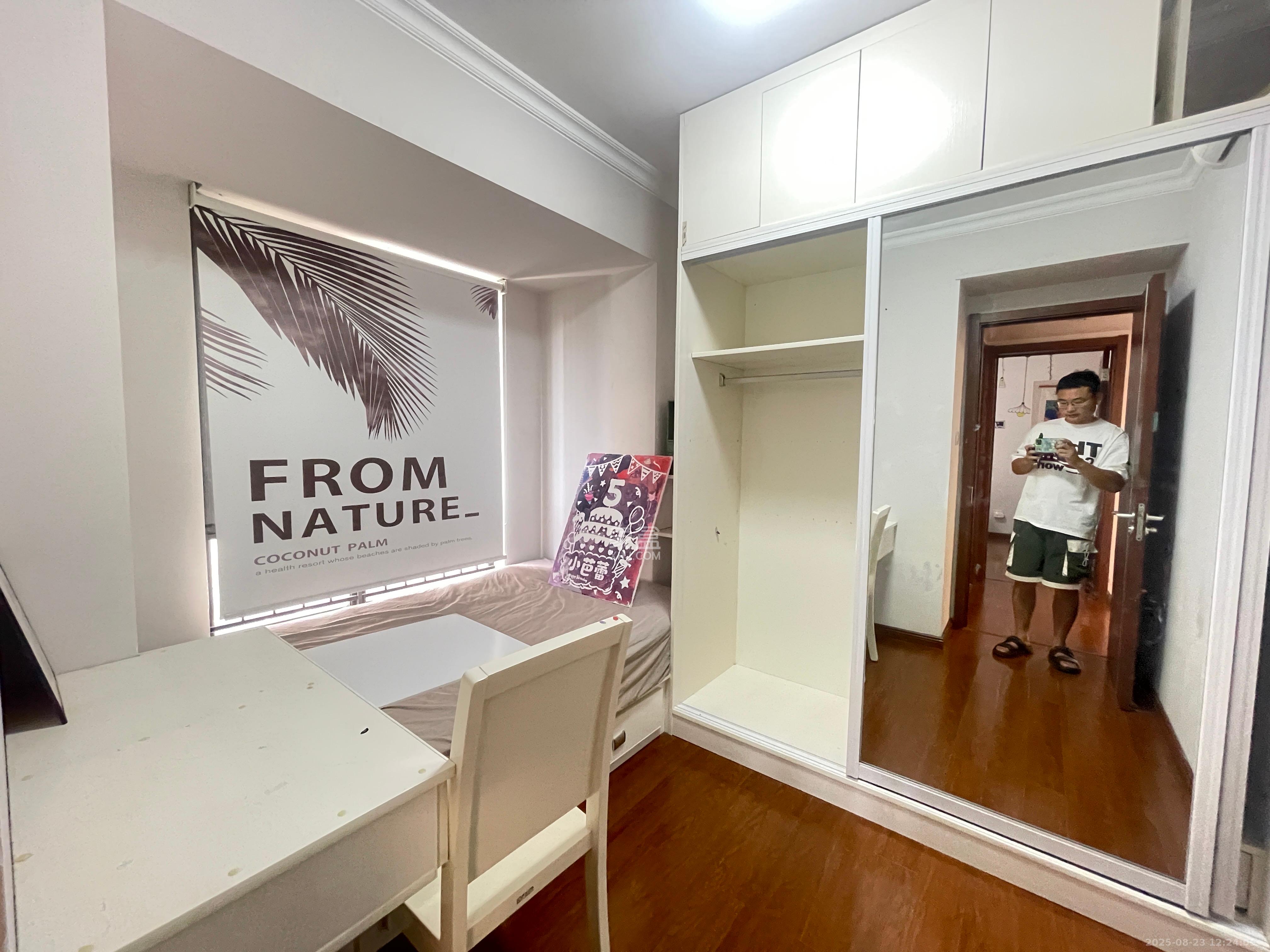 万科城  3室2厅1卫    2500.0元/月 万科城  3室2厅1卫    2500.0元/月室内图