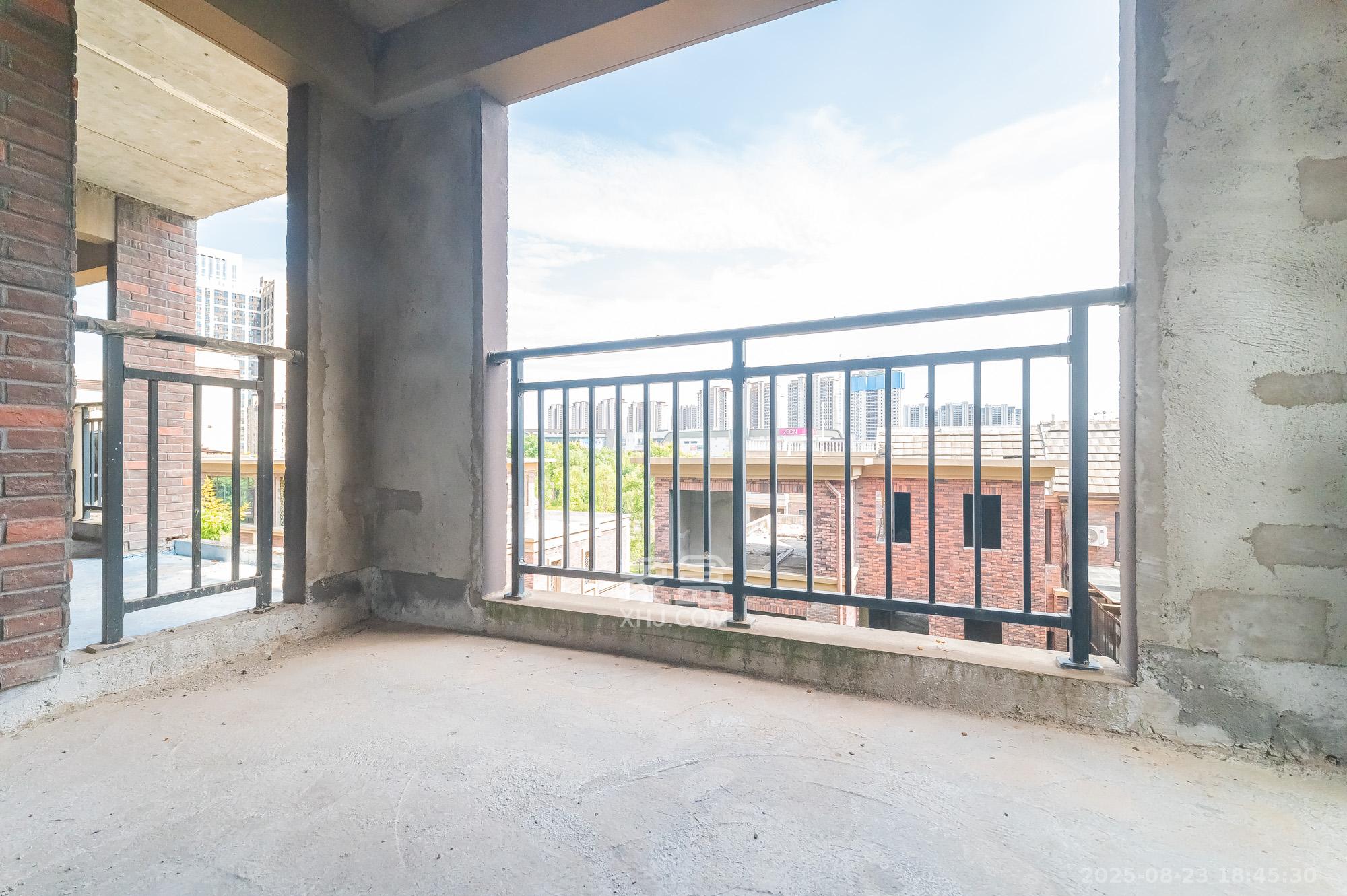 星湖湾二期洋房  5室2厅2卫    160.0万 星湖湾二期洋房  5室2厅2卫    160.0万其他