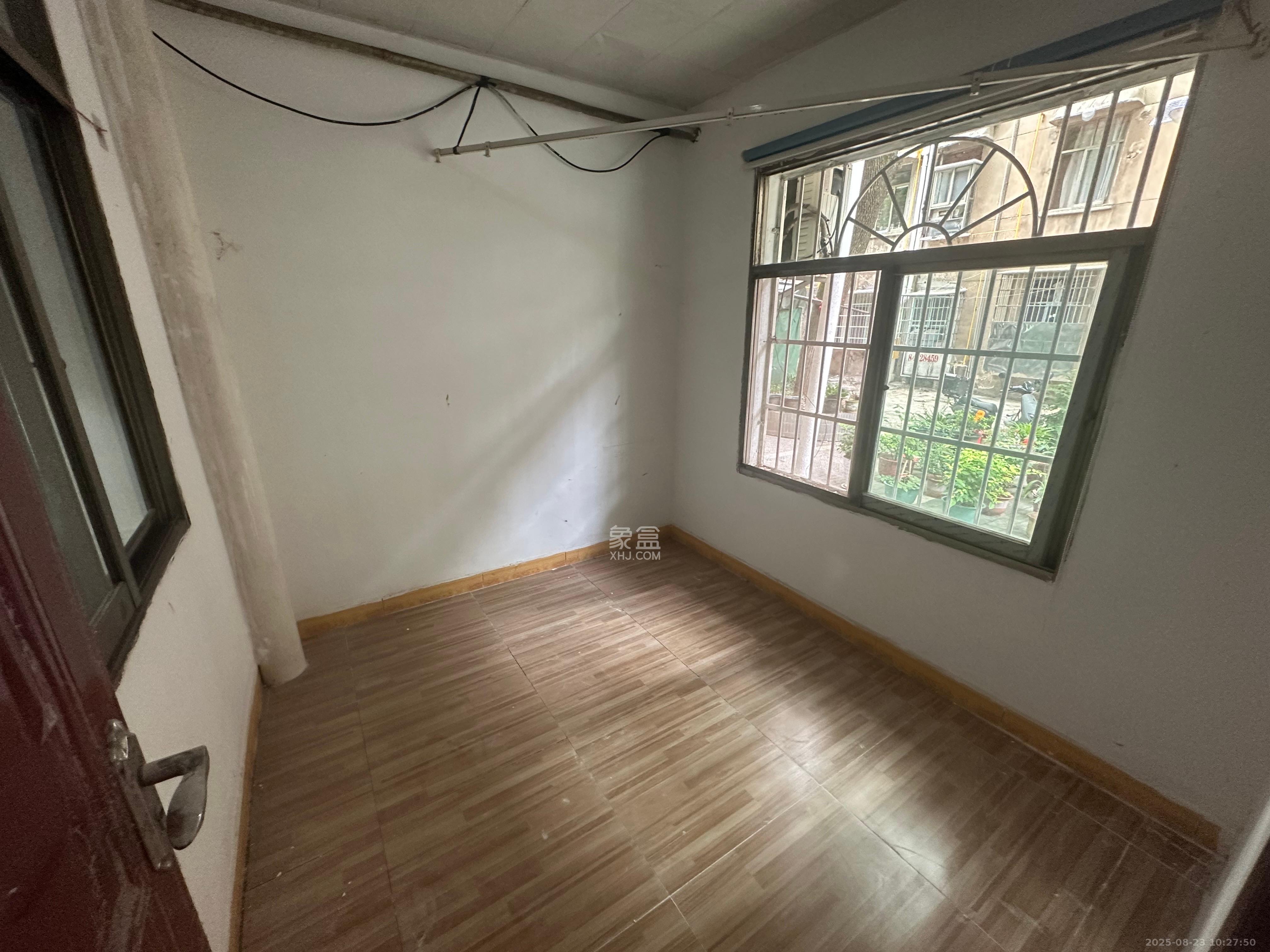 丽臣小区  1室1厅1卫    1850.0元/月室内图