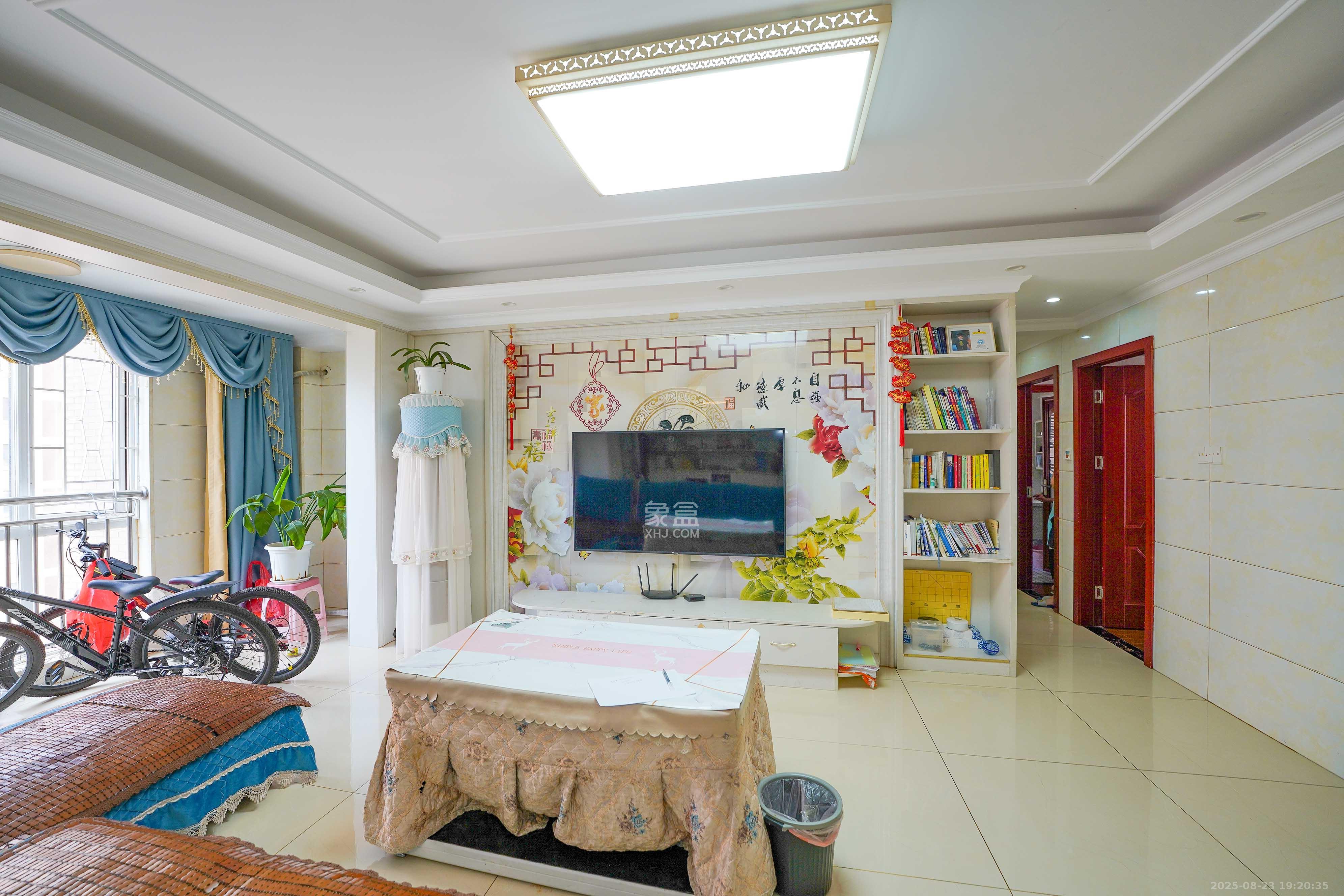 丽发新城 3室2厅2卫 85.0万 丽发新城 3室2厅2卫 85.0万客厅