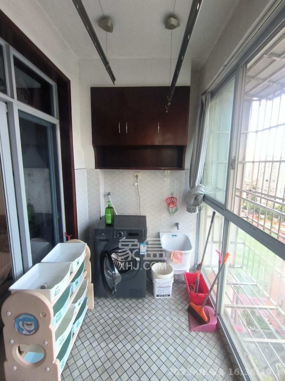 天天向上 2室2厅1卫 1800.0元/月 天天向上 2室2厅1卫 1800.0元/月室内图