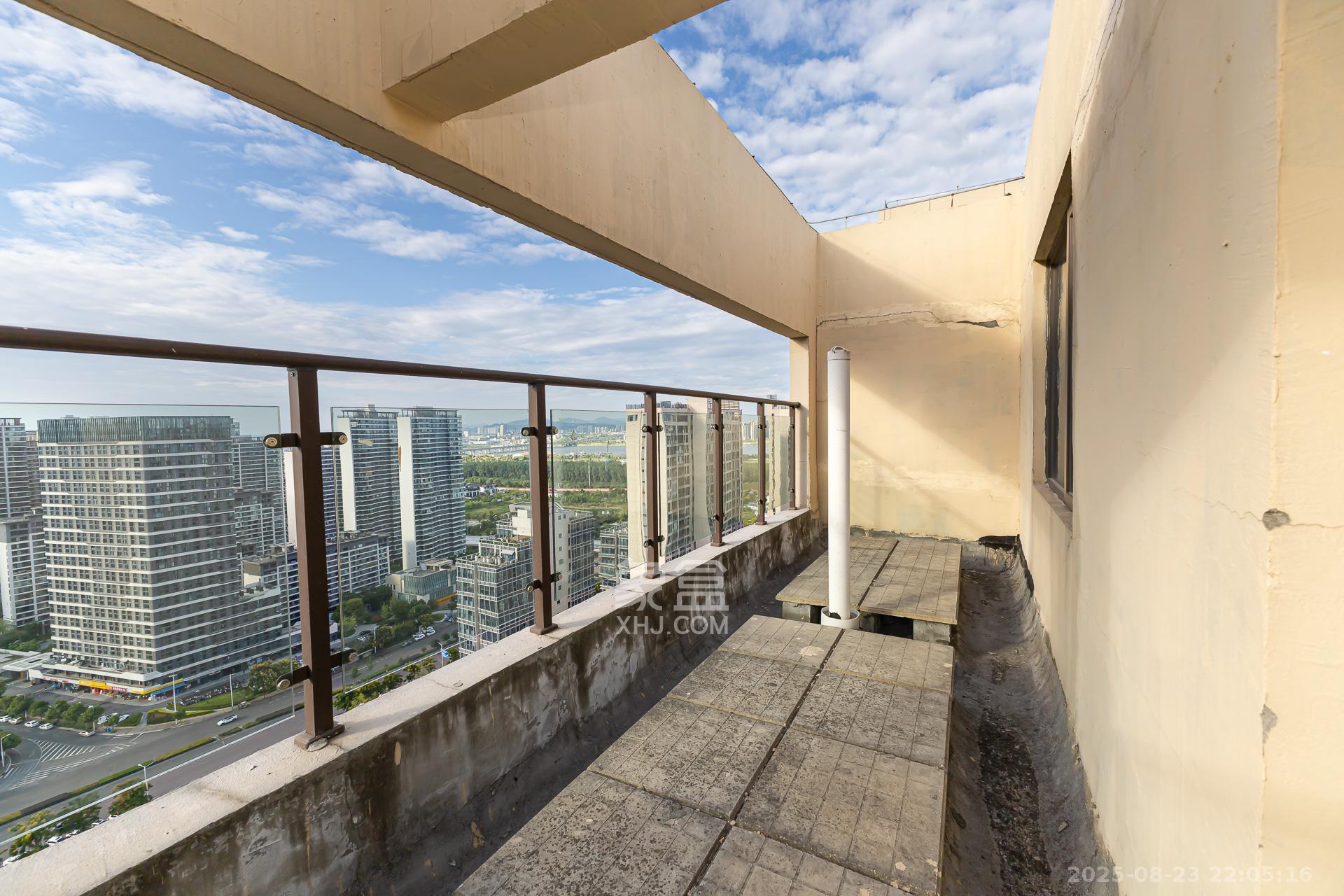 润和湘江天地C区 4室2厅2卫 206.0万 润和湘江天地C区 4室2厅2卫 206.0万阳台