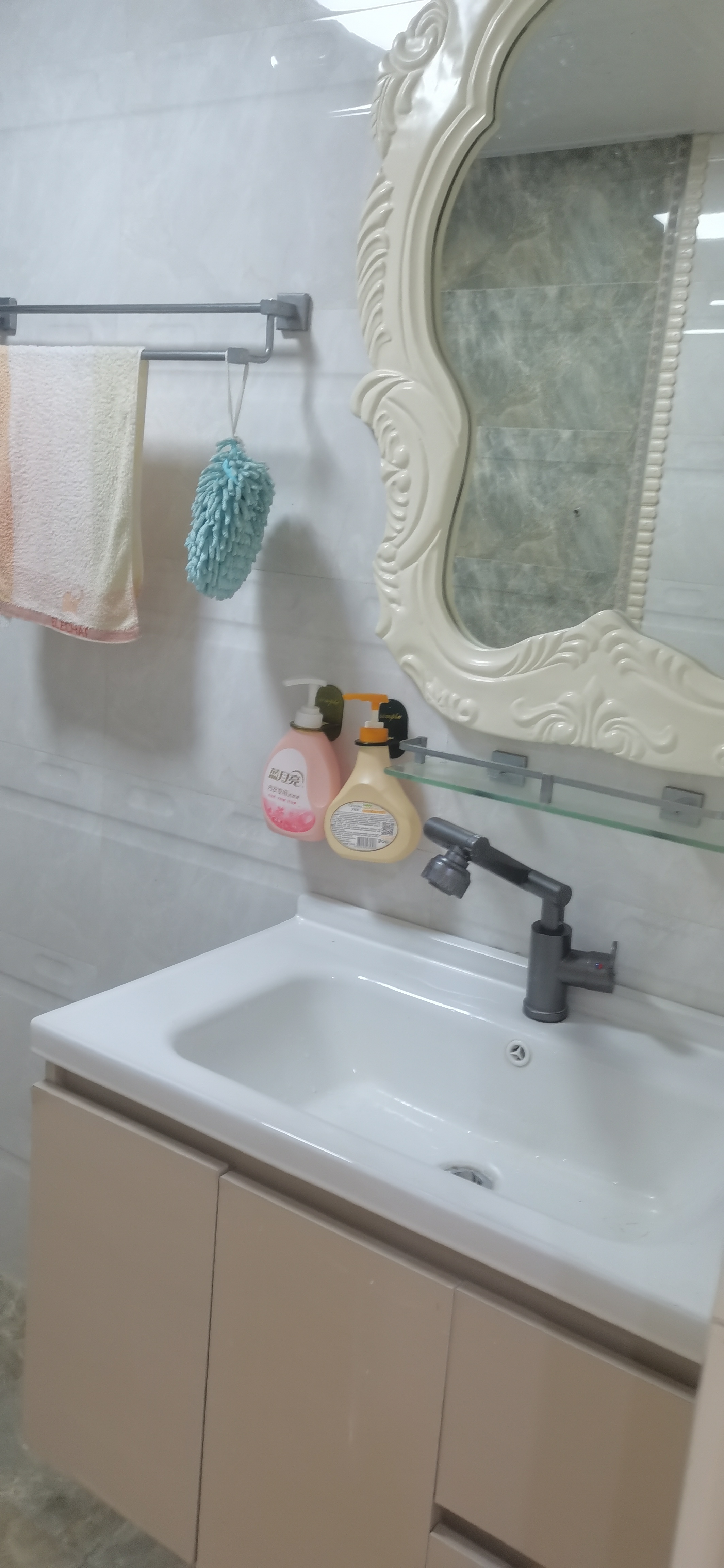 新世界花园三期 3室2厅2卫 2800.0元/月 新世界花园三期 3室2厅2卫 2800.0元/月室内图