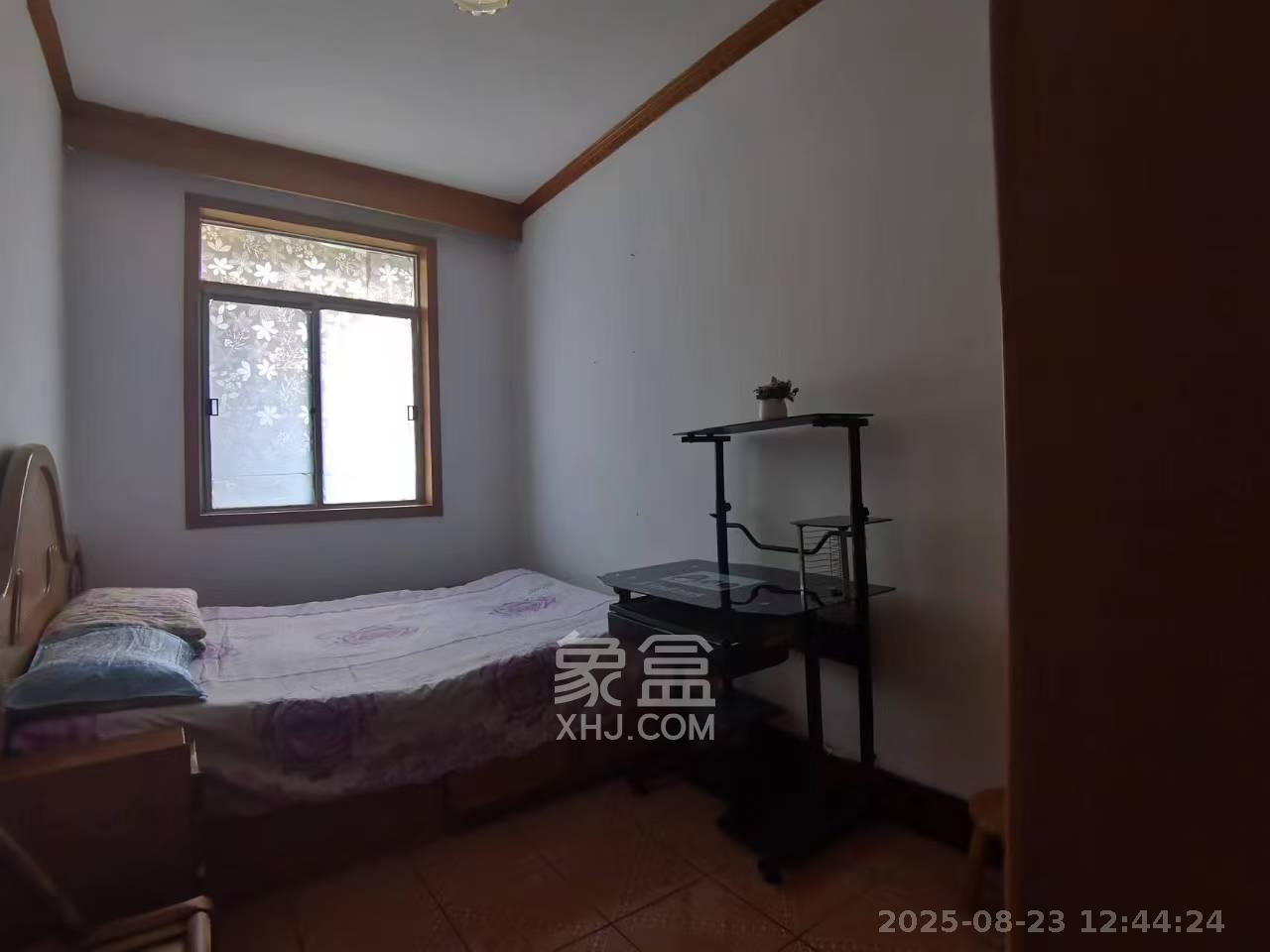 牛婆塘社区  2室1厅1卫    1600.0元/月室内图