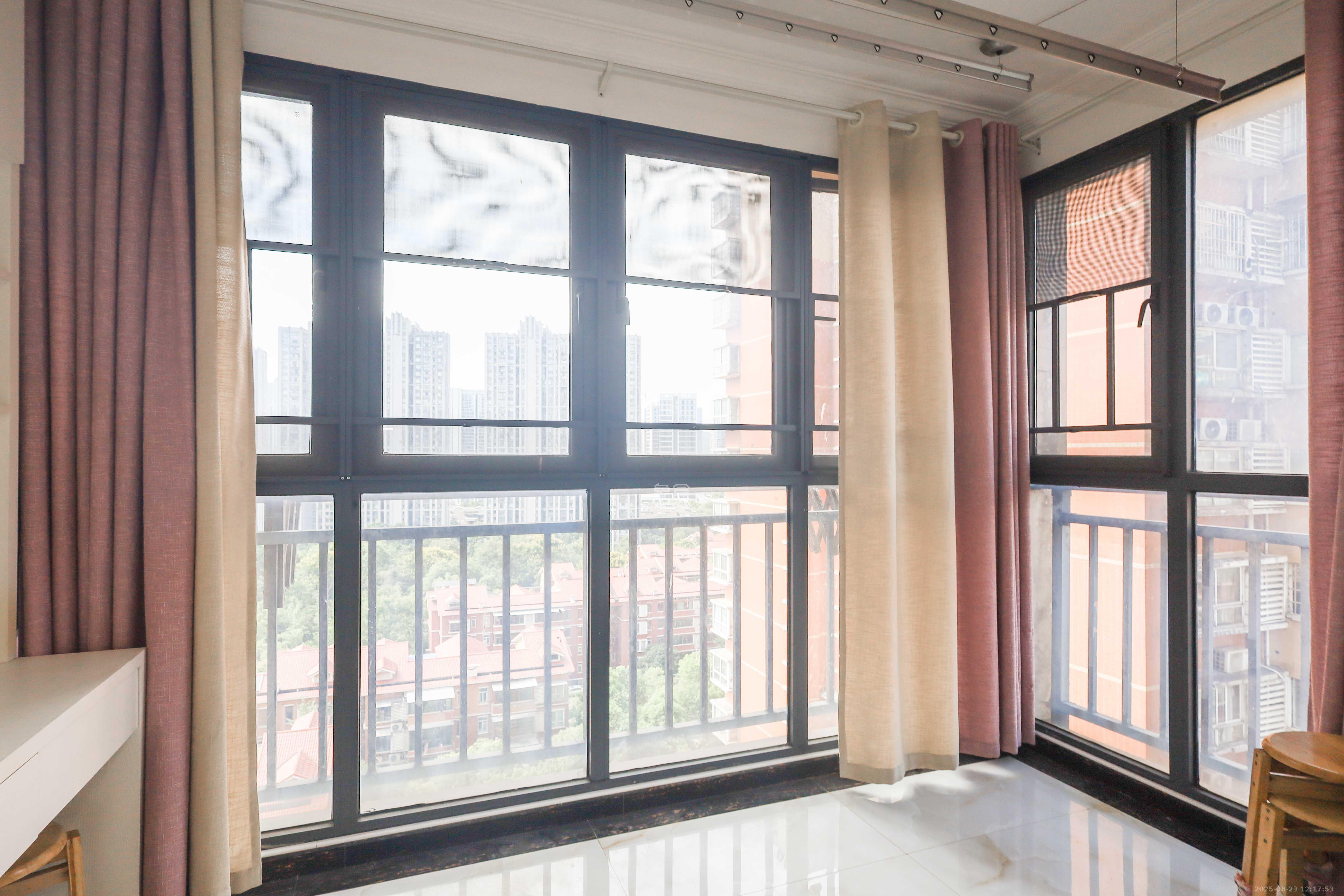 润芳园  4室2厅2卫    125.0万 润芳园  4室2厅2卫    125.0万阳台