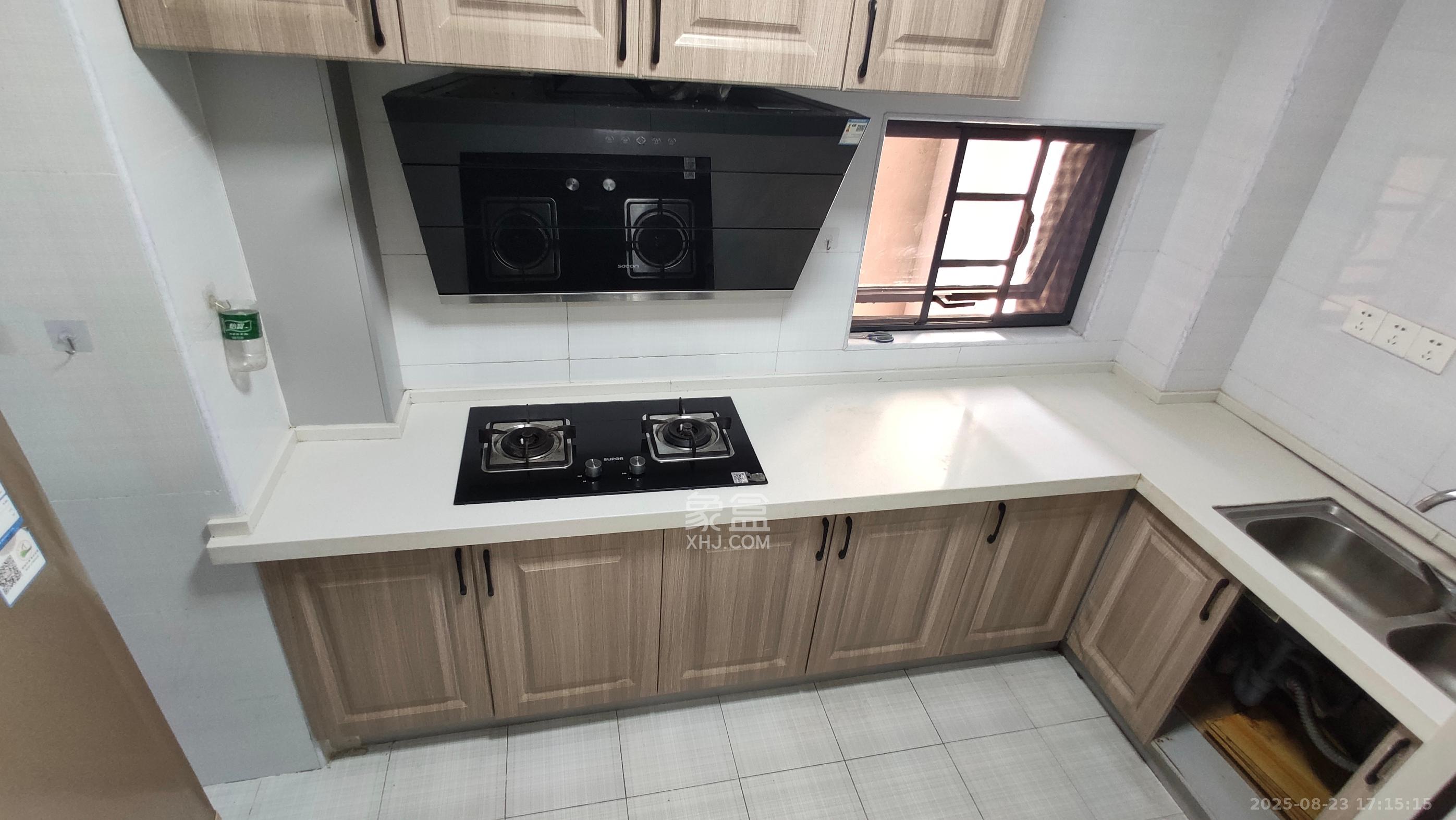 汇金城/嘉华城（二期、三期）  3室2厅1卫    2400.0元/月室内图