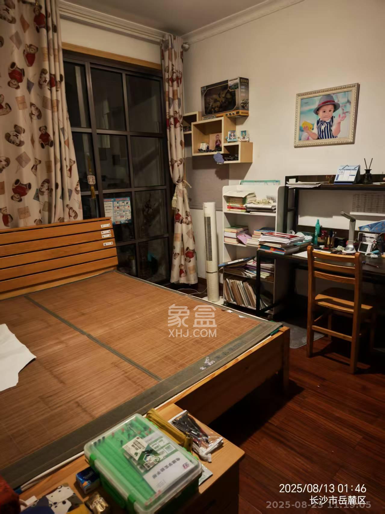 洋湖景园  4室2厅1卫    2800.0元/月室内图