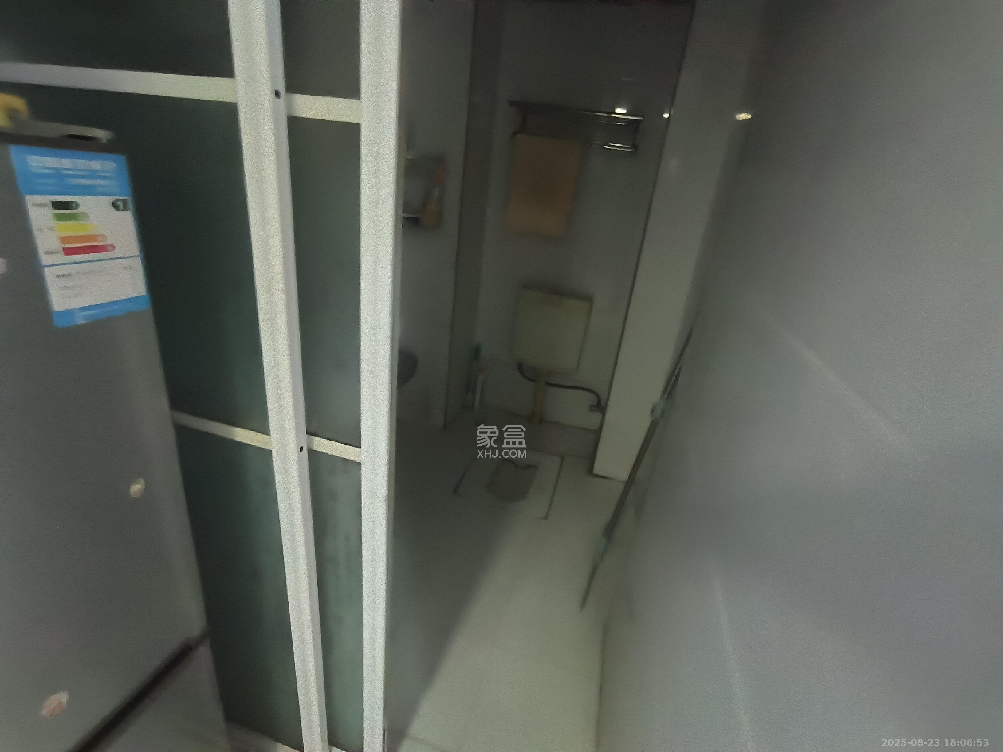 山水花都  1室1厅1卫   1500.00元/月室内图