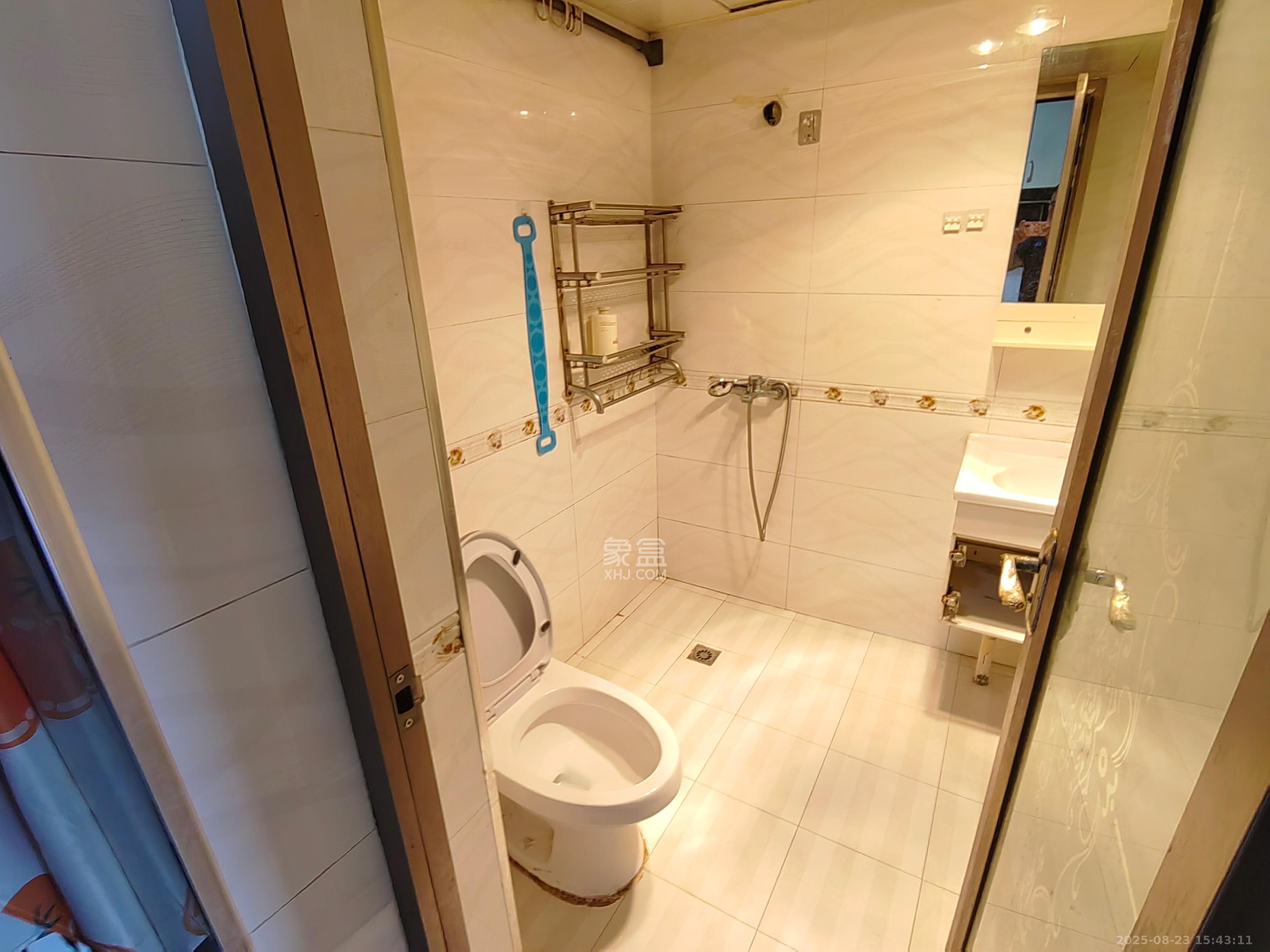 世纪桃花苑 1室0厅1卫 1300.0元/月 世纪桃花苑 1室0厅1卫 1300.0元/月室内图