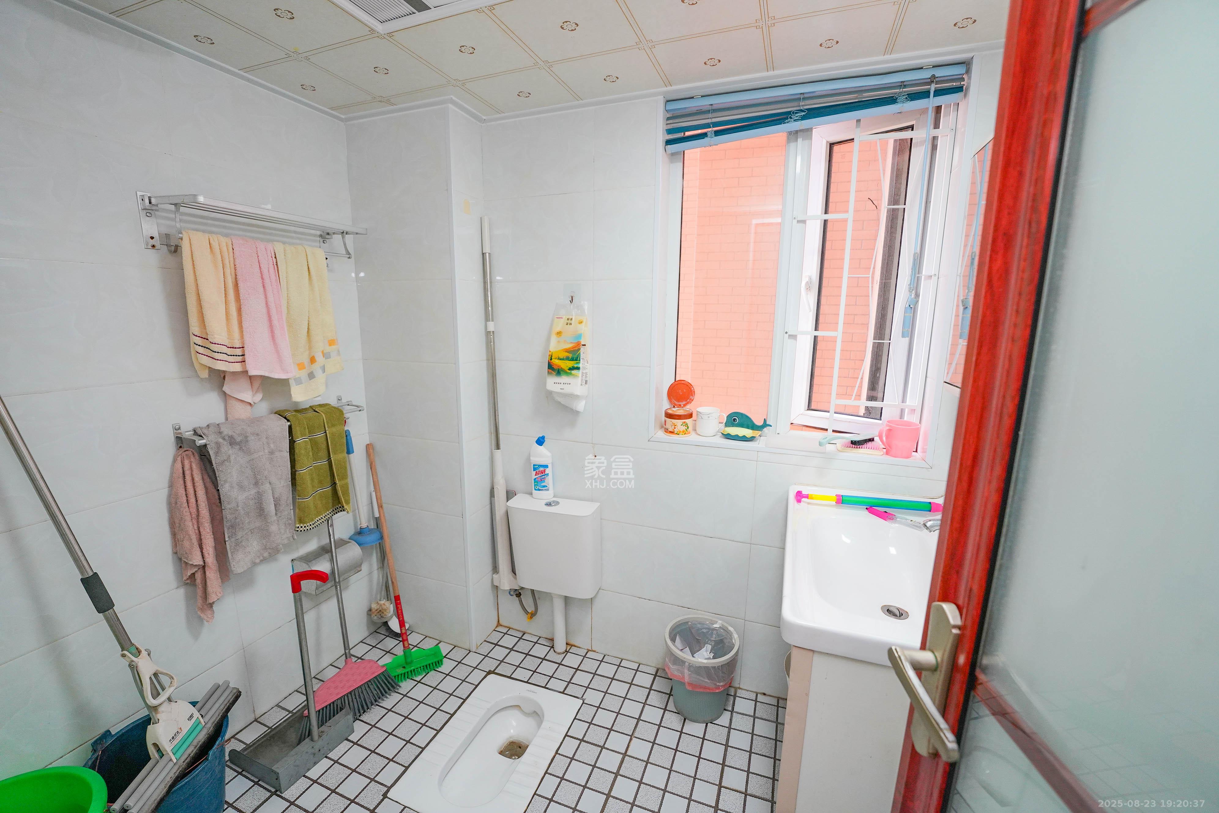 丽发新城 3室2厅2卫 85.0万 丽发新城 3室2厅2卫 85.0万卫生间