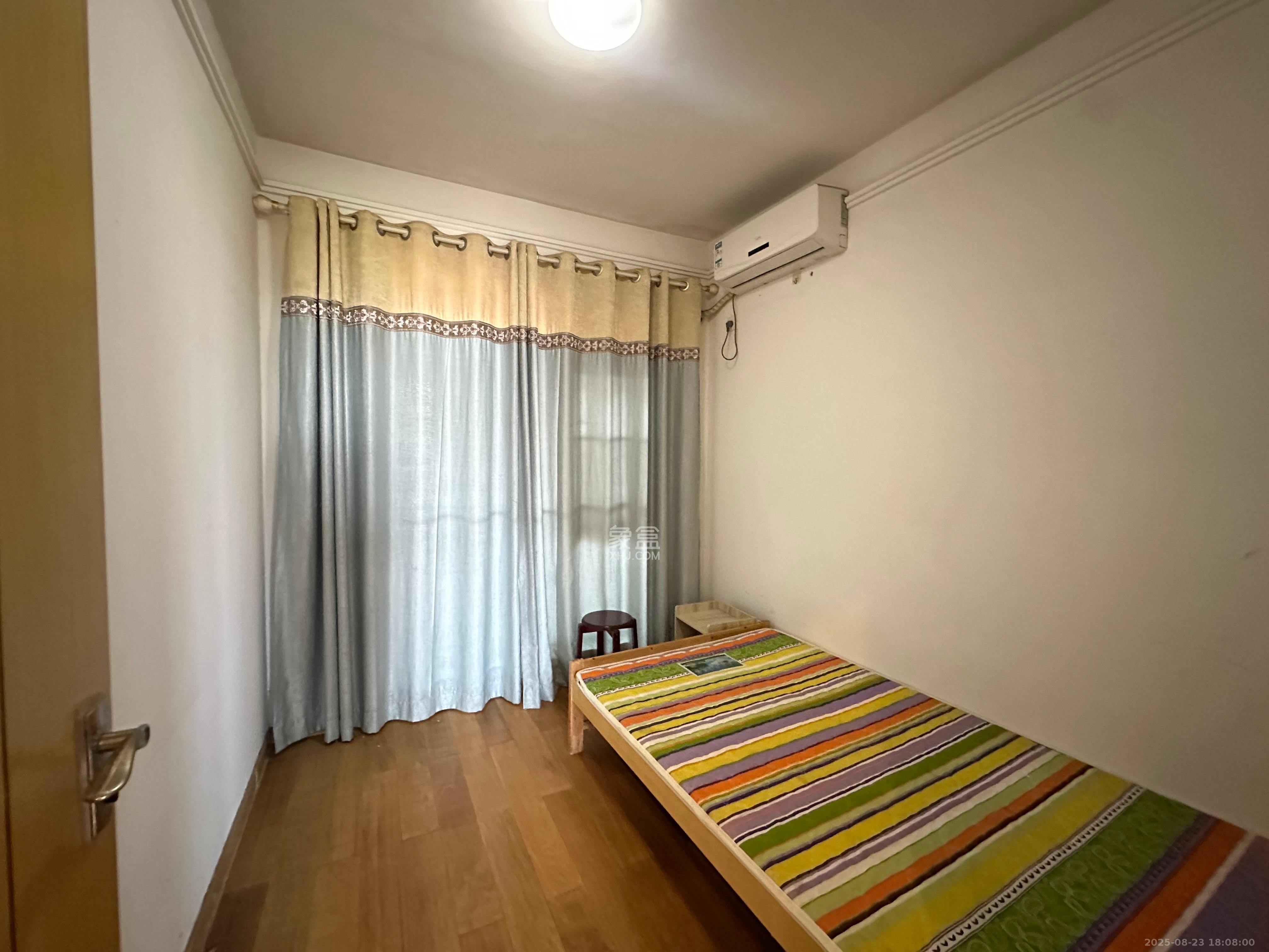 中海国际三期  3室2厅1卫    1800.0元/月 中海国际三期  3室2厅1卫    1800.0元/月室内图