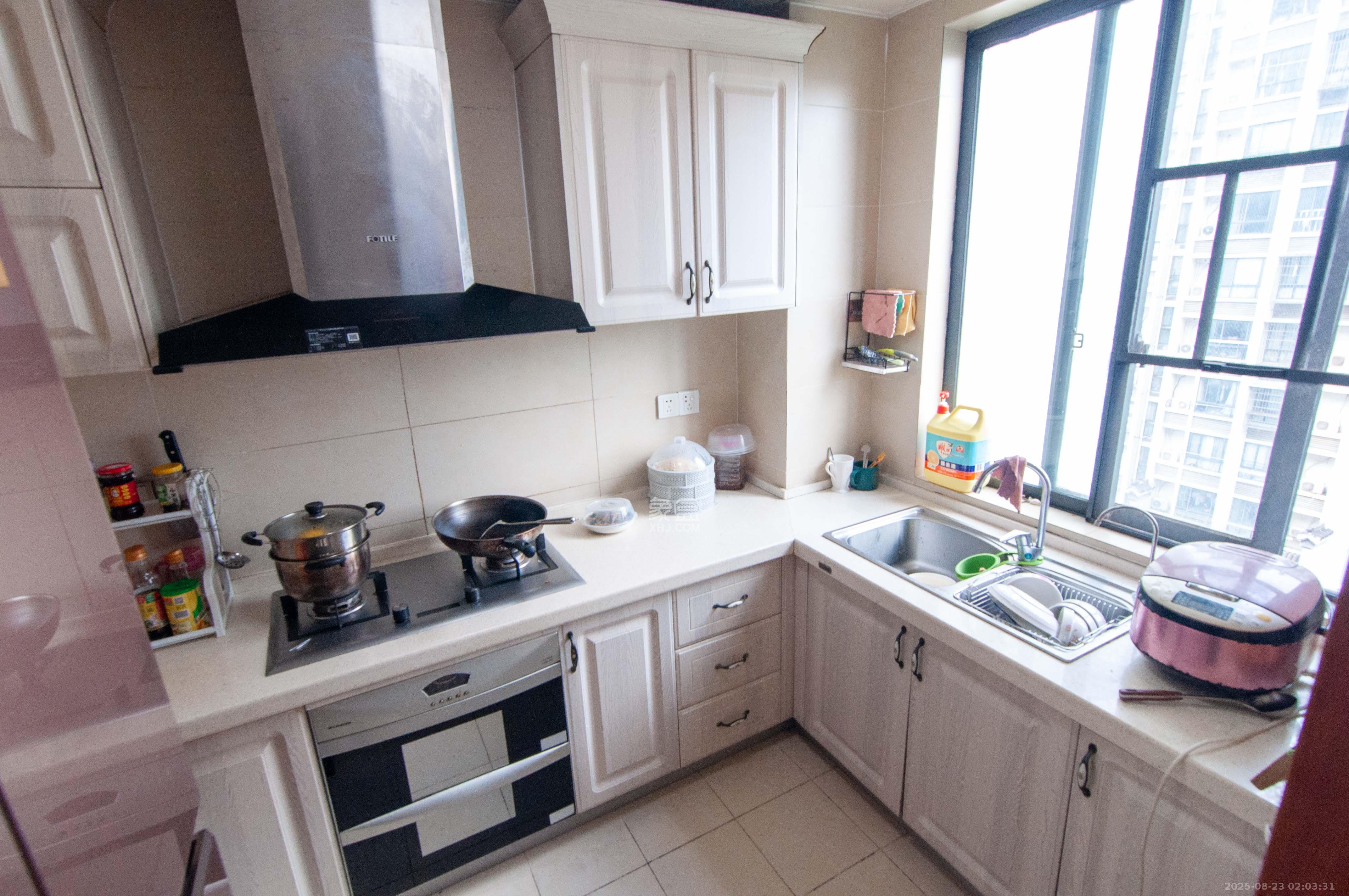 海林馨香雅苑 3室2厅2卫 115.0万 海林馨香雅苑 3室2厅2卫 115.0万厨房