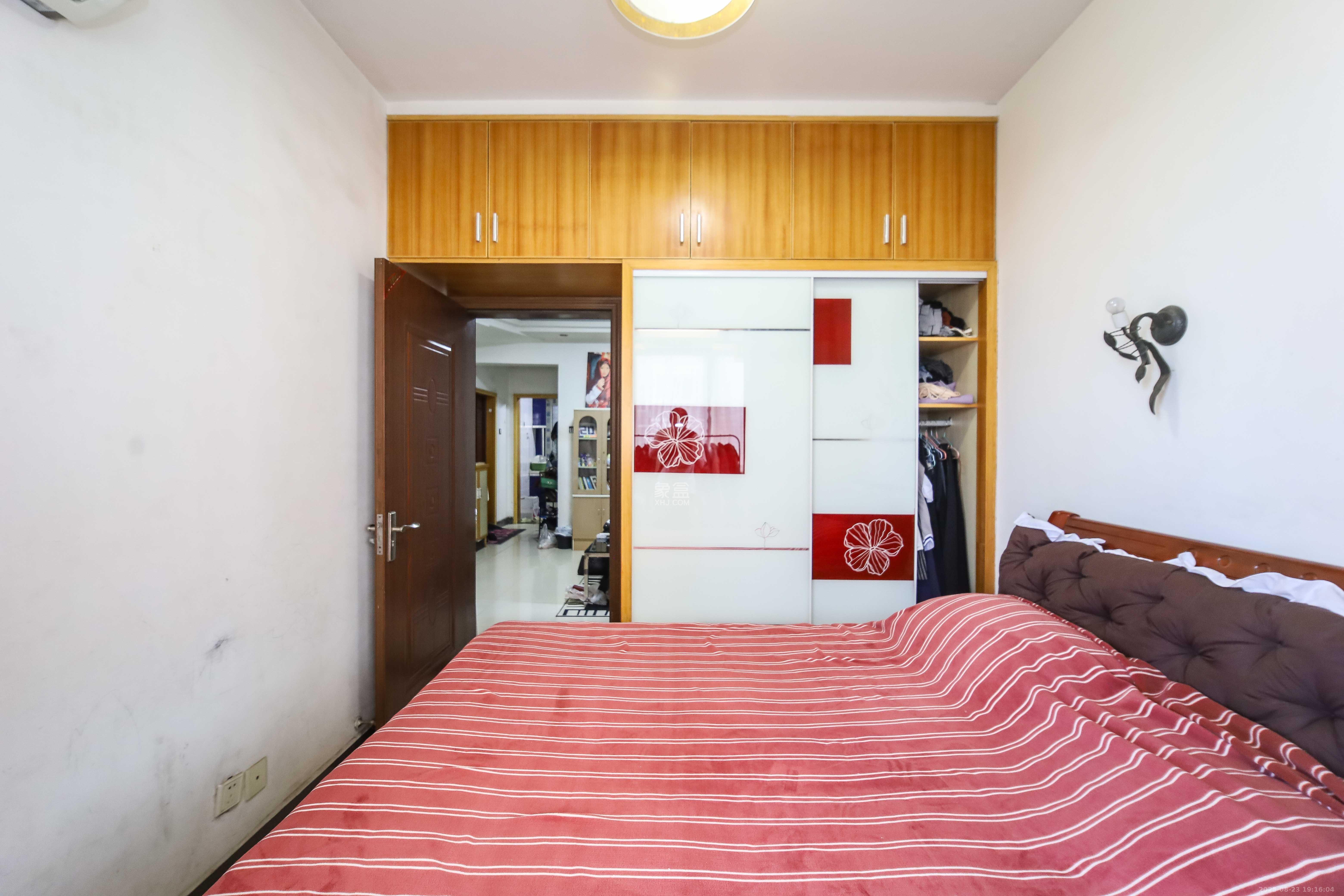 上河国际B座  2室1厅1卫    48.0万卧室