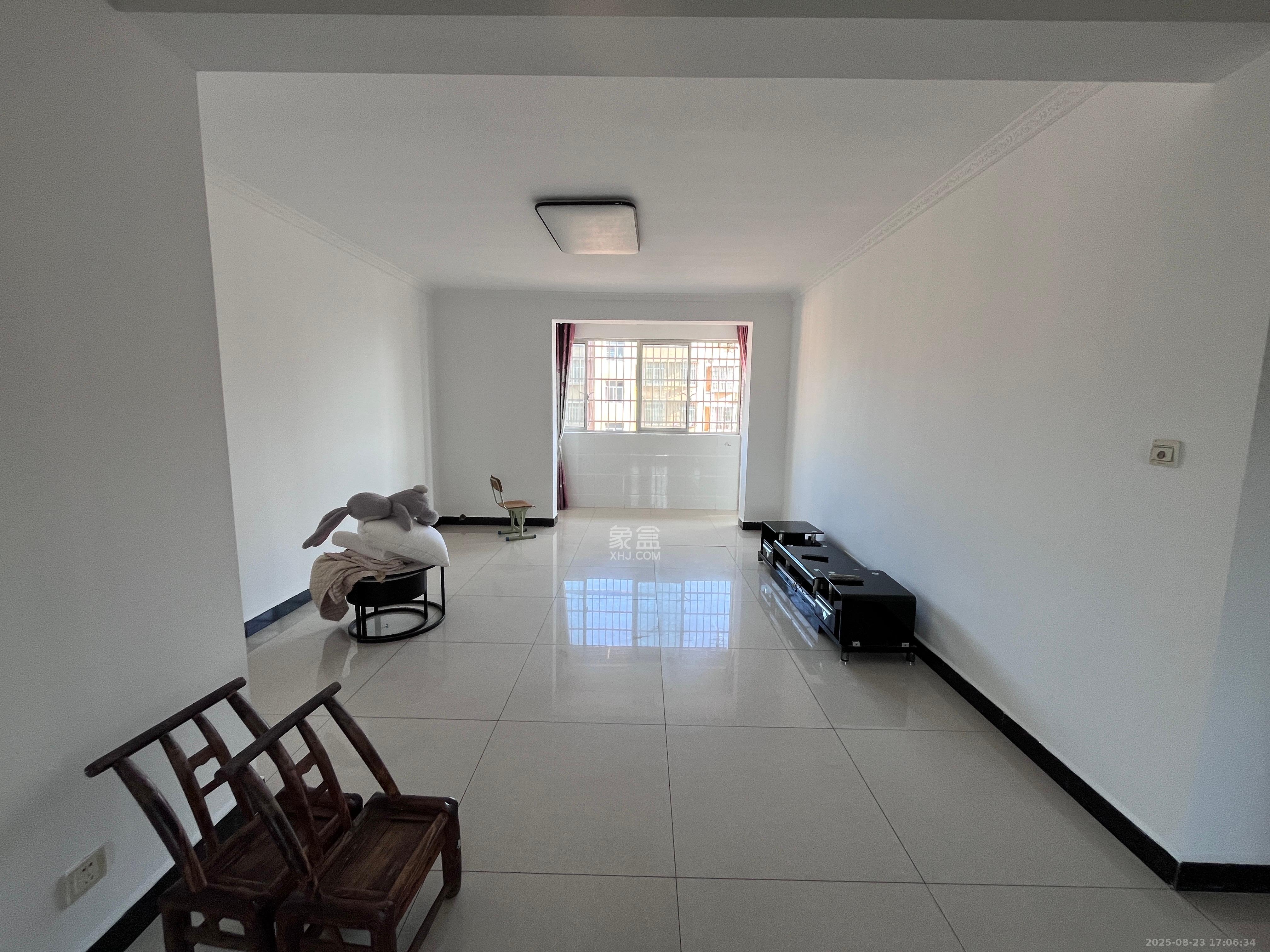 先锋新宇  3室1厅1卫    2200.0元/月 先锋新宇  3室1厅1卫    2200.0元/月