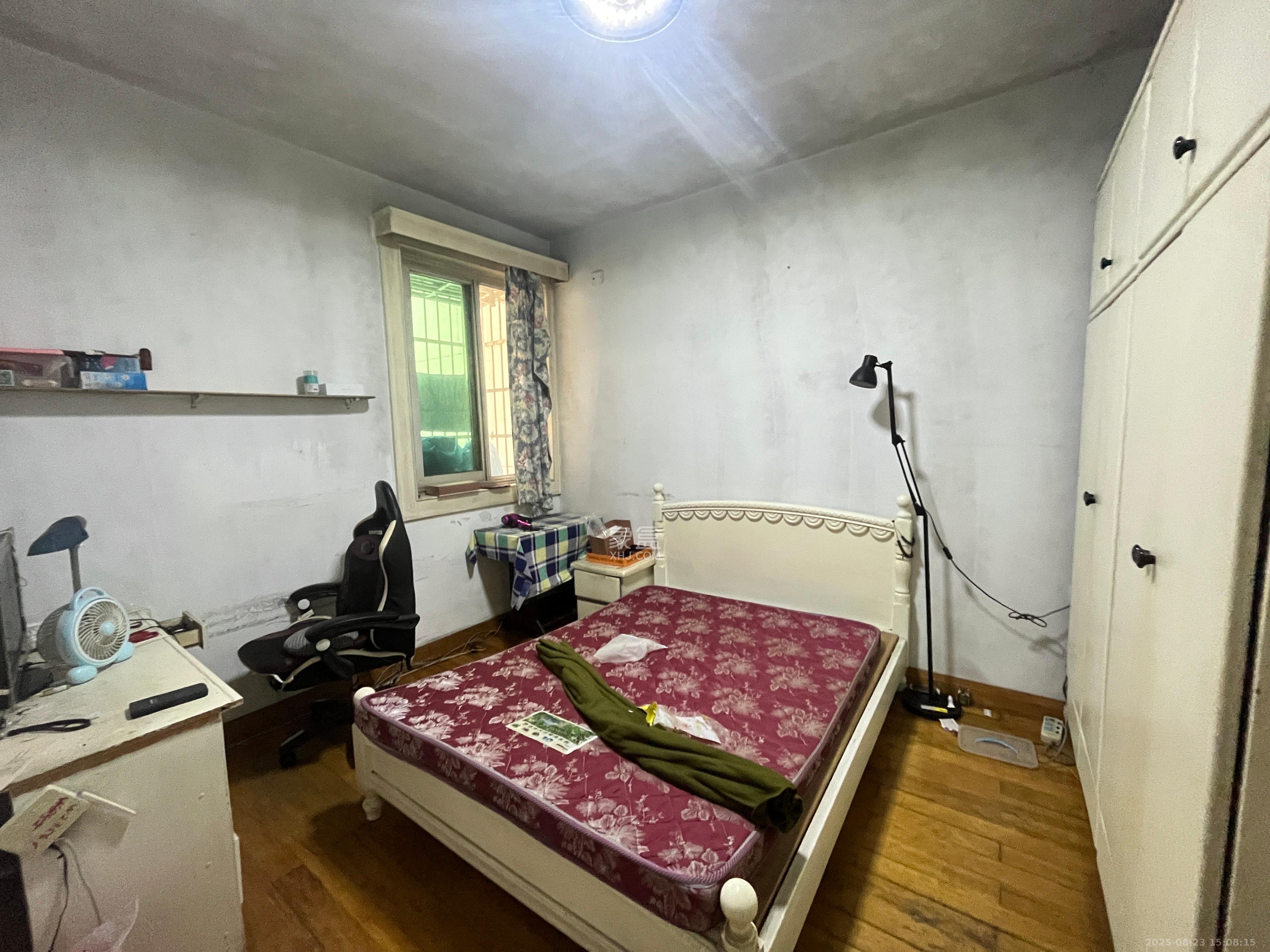 市建委宿舍  3室2厅1卫    2000.0元/月 市建委宿舍  3室2厅1卫    2000.0元/月室内图