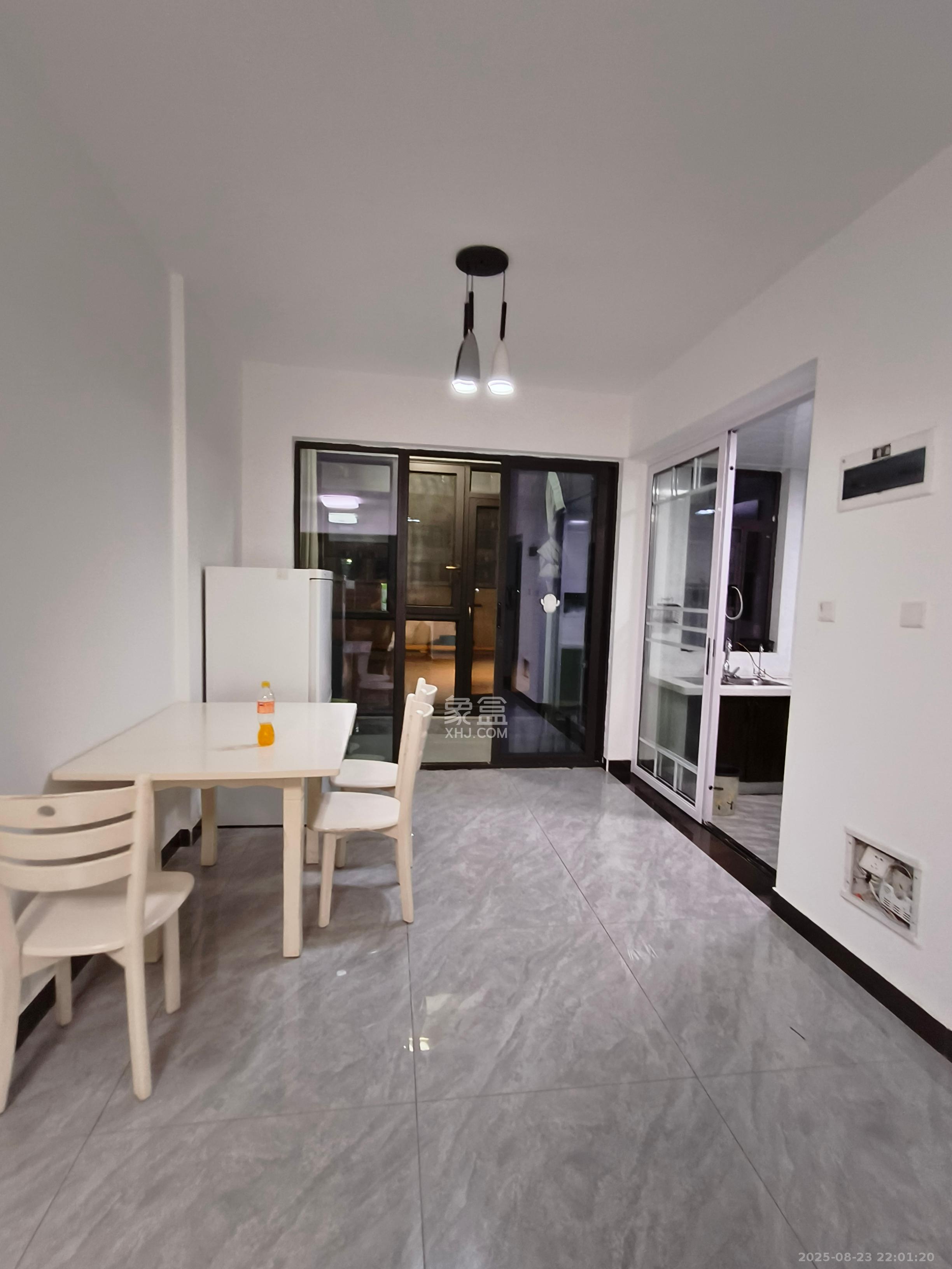 星雅美辰  3室2厅2卫    2500.0元/月室内图