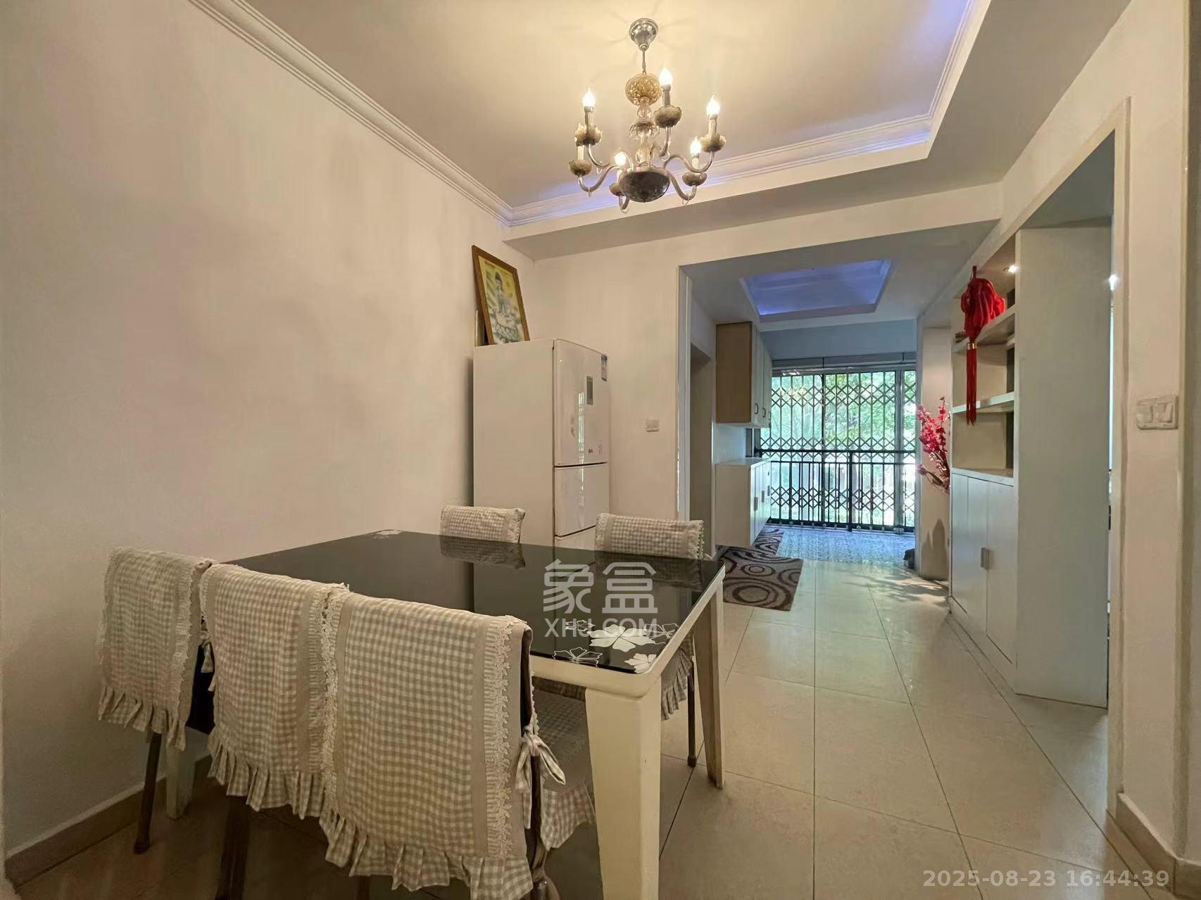 星城荣域  3室2厅2卫    2600.0元/月 星城荣域  3室2厅2卫    2600.0元/月室内图