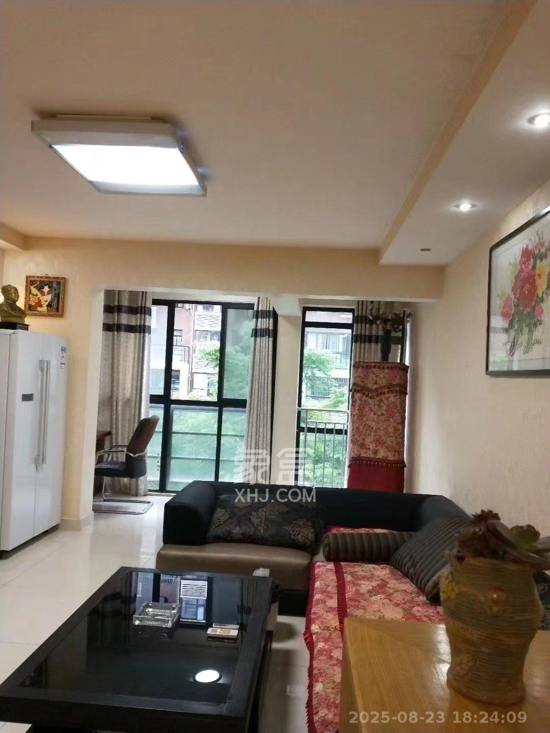 鑫远湘府华城 4室2厅2卫 3400.0元/月 鑫远湘府华城 4室2厅2卫 3400.0元/月室内图