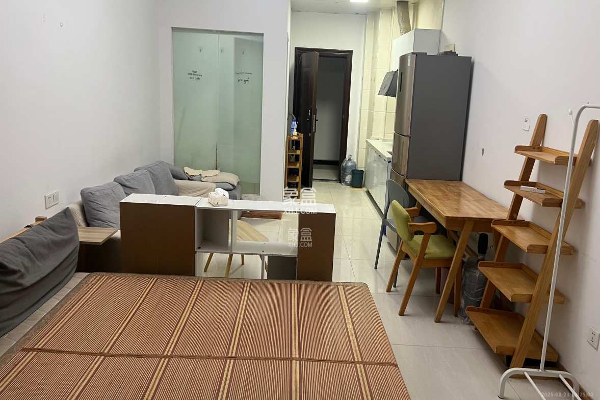 华侨假日中心(晟华苑) 1室1厅1卫 1500.0元/月 华侨假日中心(晟华苑) 1室1厅1卫 1500.0元/月室内图