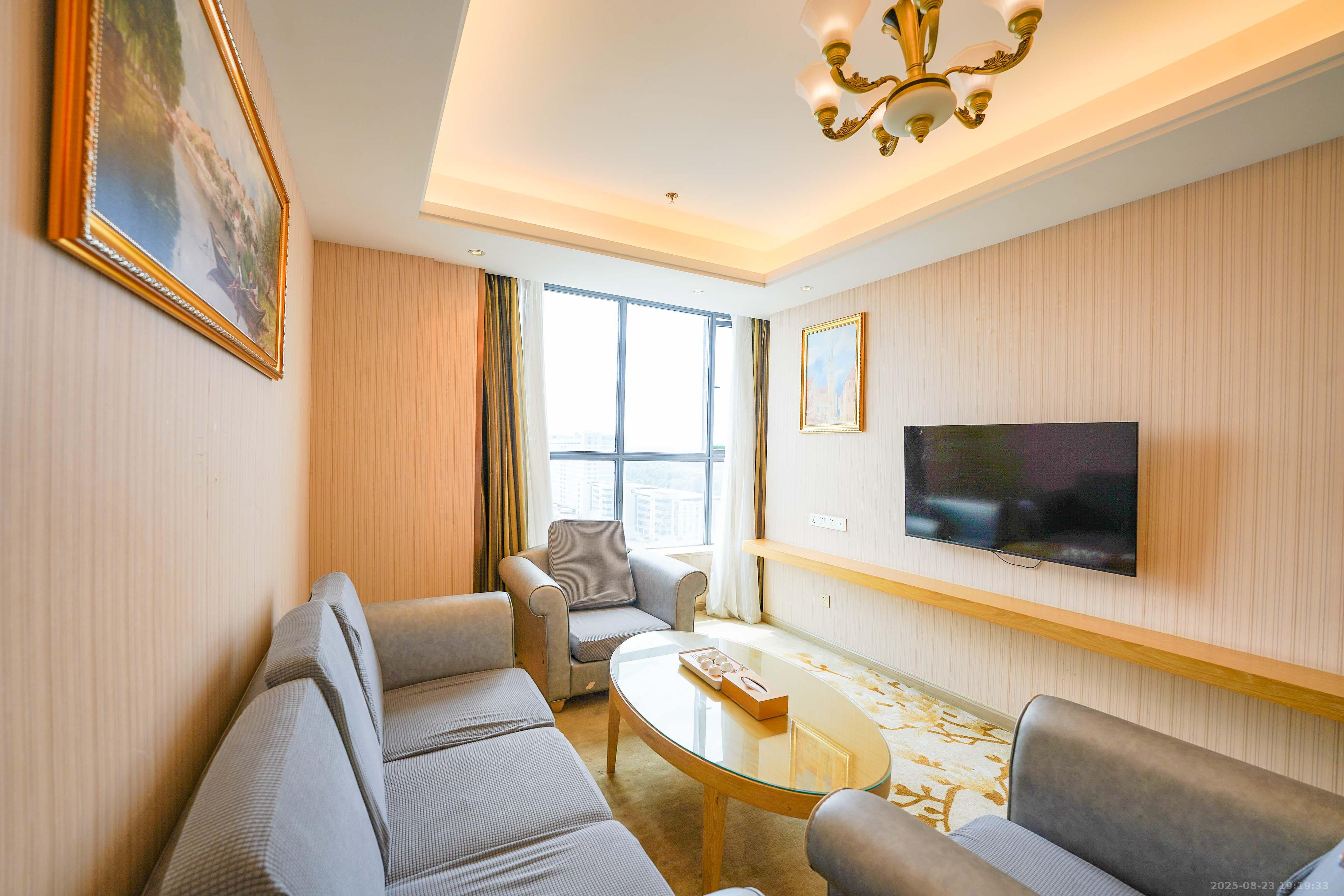 中南国际眼镜城(中伟商业中心) 1室1厅1卫 19.9万 中南国际眼镜城(中伟商业中心) 1室1厅1卫 19.9万客厅