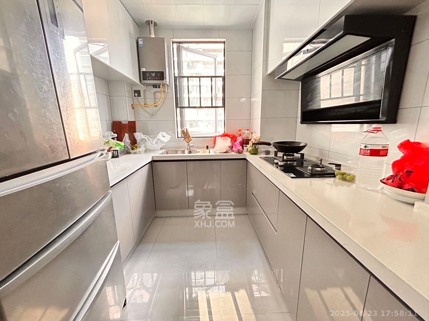 旭辉雨金广场  4室2厅2卫    2800.0元/月 旭辉雨金广场  4室2厅2卫    2800.0元/月室内图