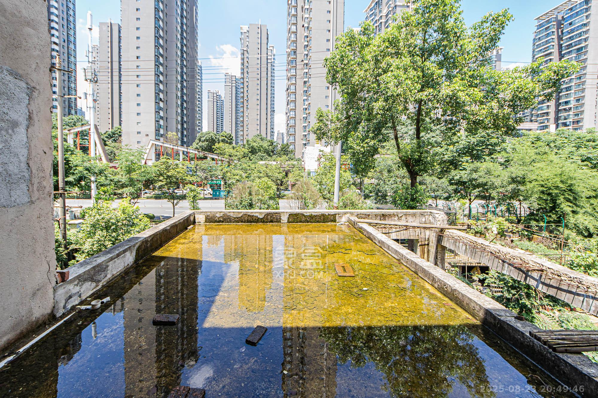 长泰豪园  5室3厅3卫    455.0万阳台