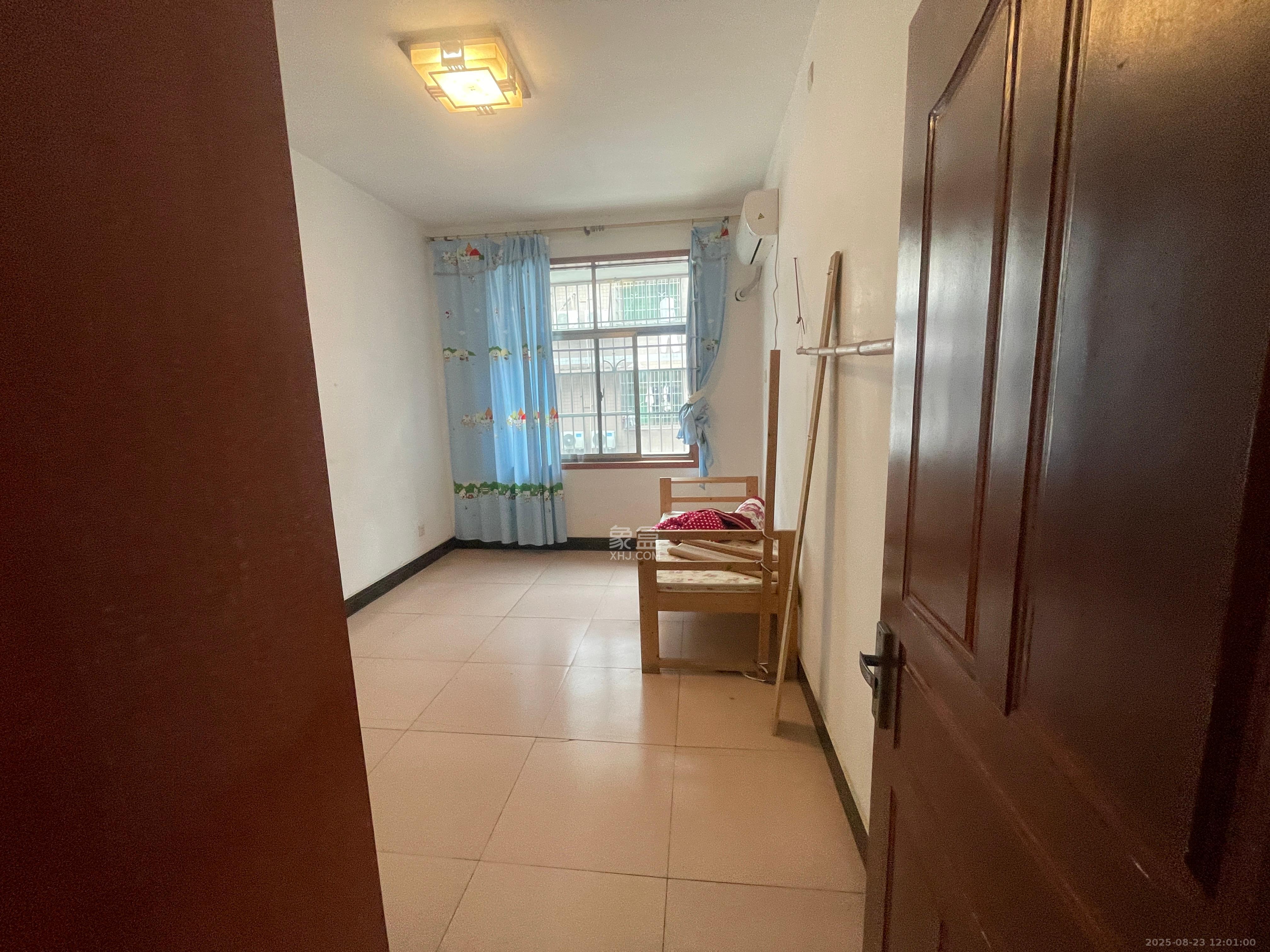 松雅安置小区  3室2厅2卫    1200.0元/月 松雅安置小区  3室2厅2卫    1200.0元/月室内图