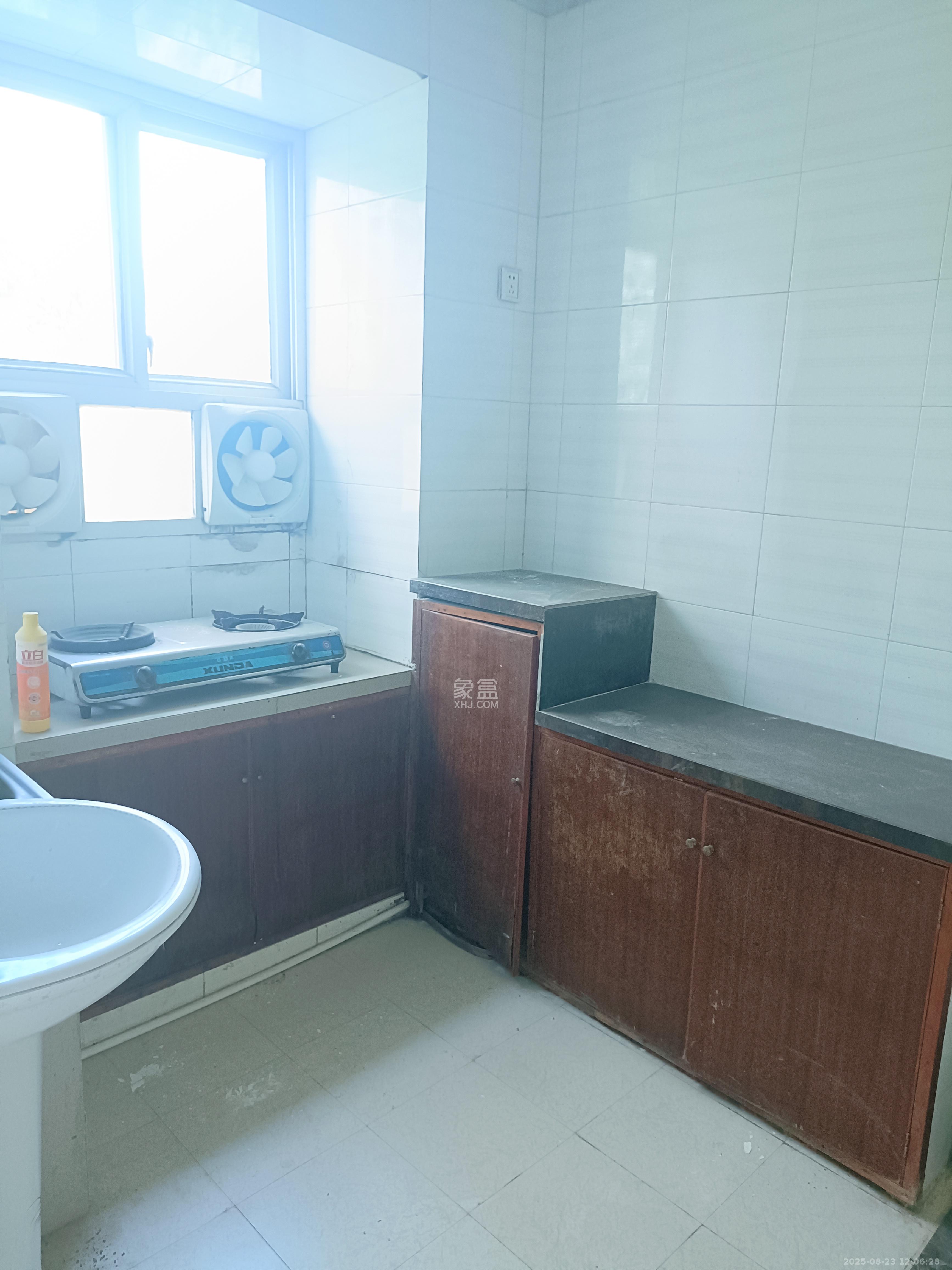 建安小区 2室1厅1卫 1000.0元/月 建安小区 2室1厅1卫 1000.0元/月室内图