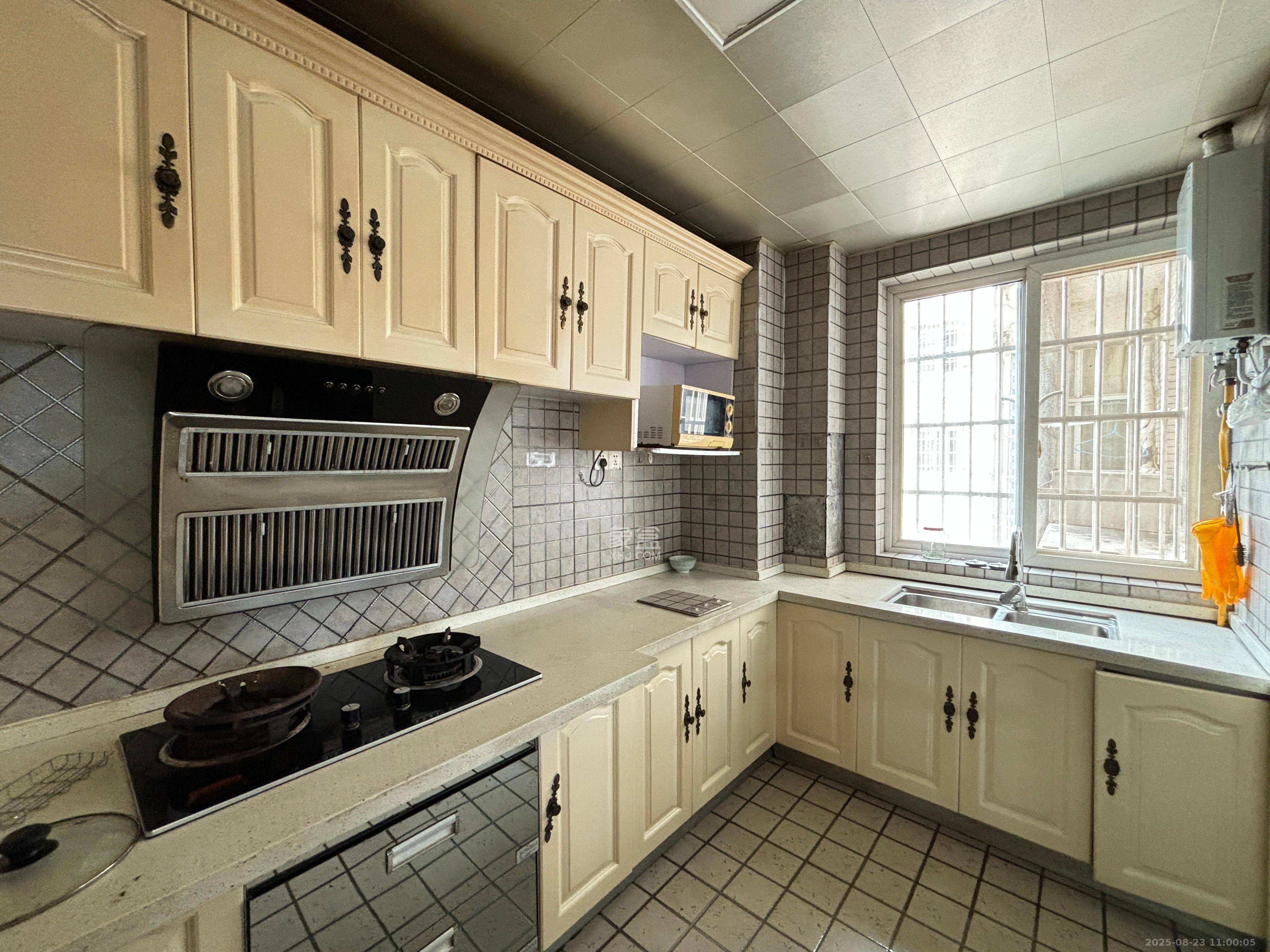 大塘湾公寓  4室2厅2卫    2500.0元/月 大塘湾公寓  4室2厅2卫    2500.0元/月室内图