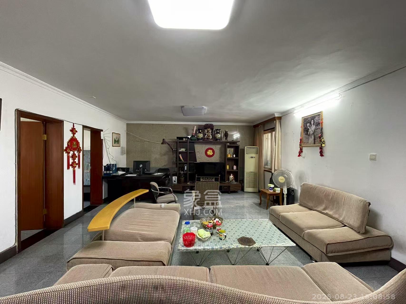 泰禹公馆  3室2厅2卫    1800.0元/月室内图