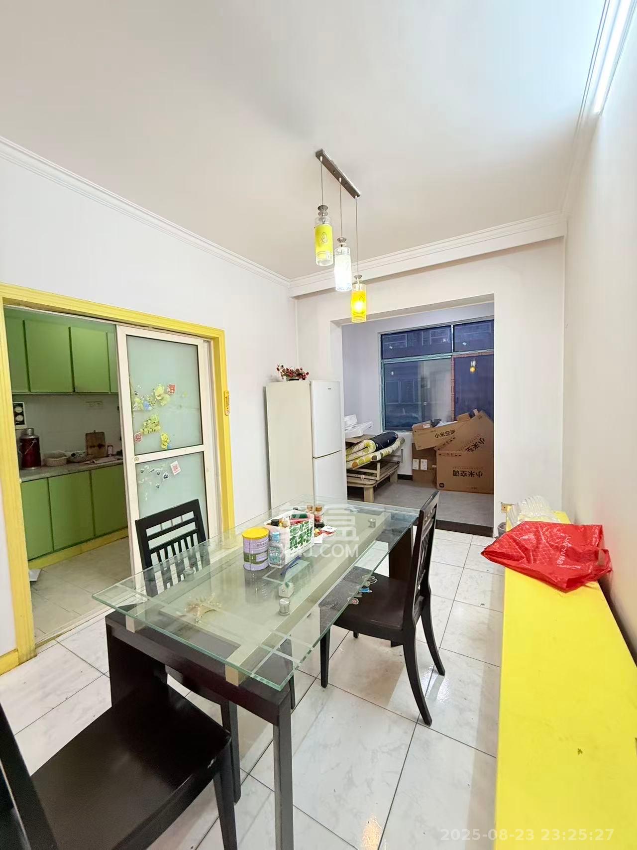 金鹰小区  1室2厅2卫    2200.0元/月 金鹰小区  1室2厅2卫    2200.0元/月室内图