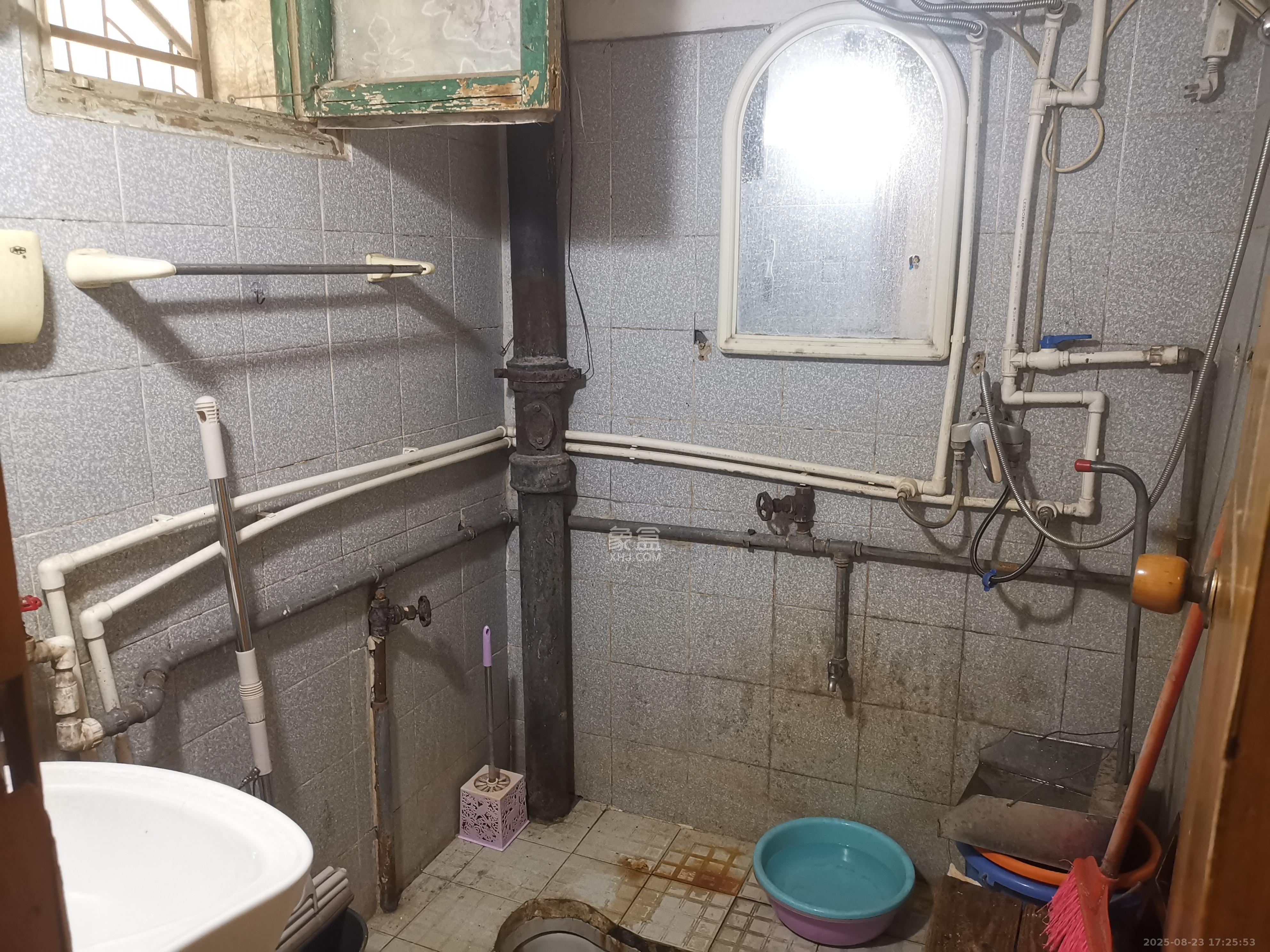 自然小区 3室2厅1卫 1600.0元/月 自然小区 3室2厅1卫 1600.0元/月室内图