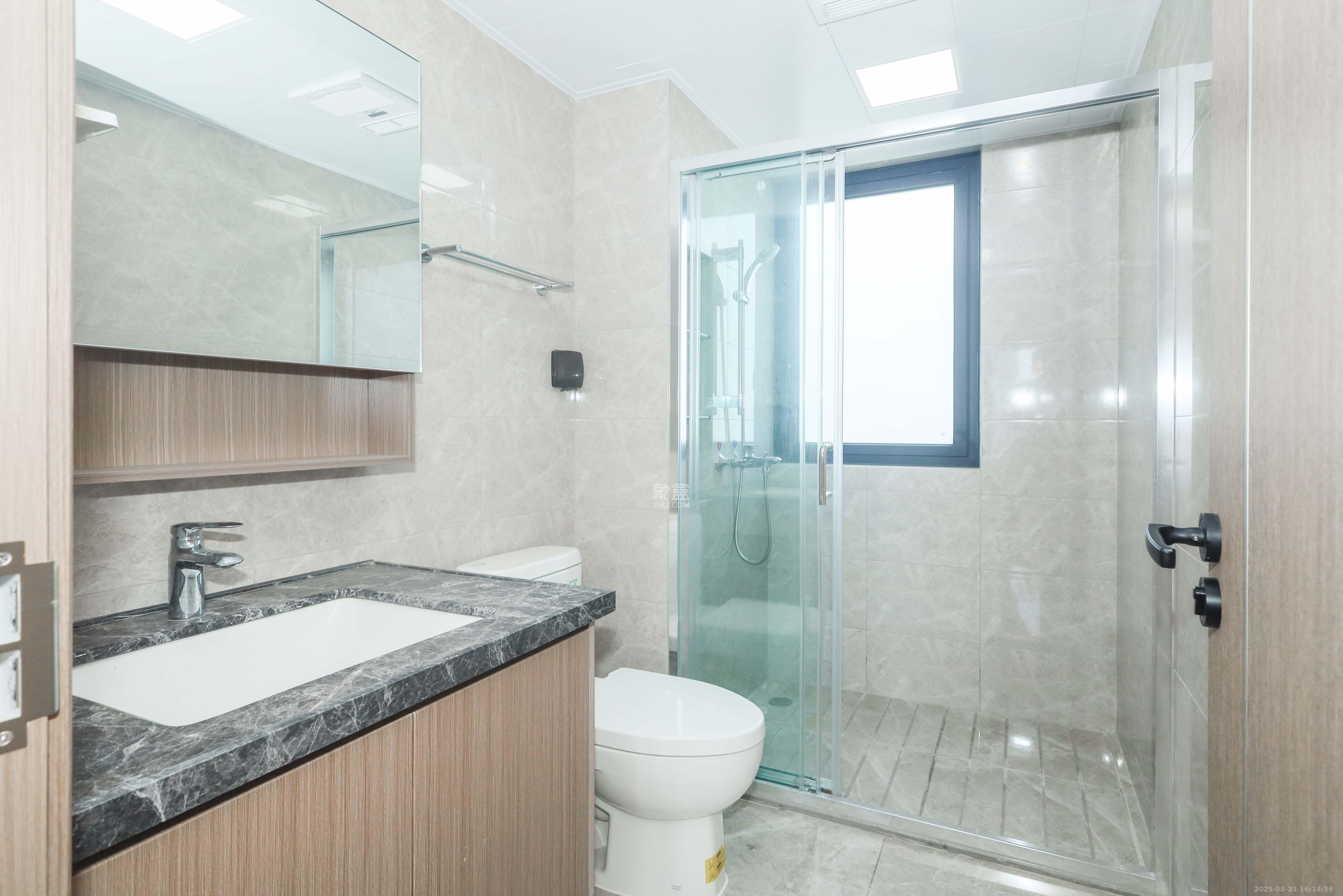 中海麓山境南区  4室2厅2卫    146.0万 中海麓山境南区  4室2厅2卫    146.0万卫生间