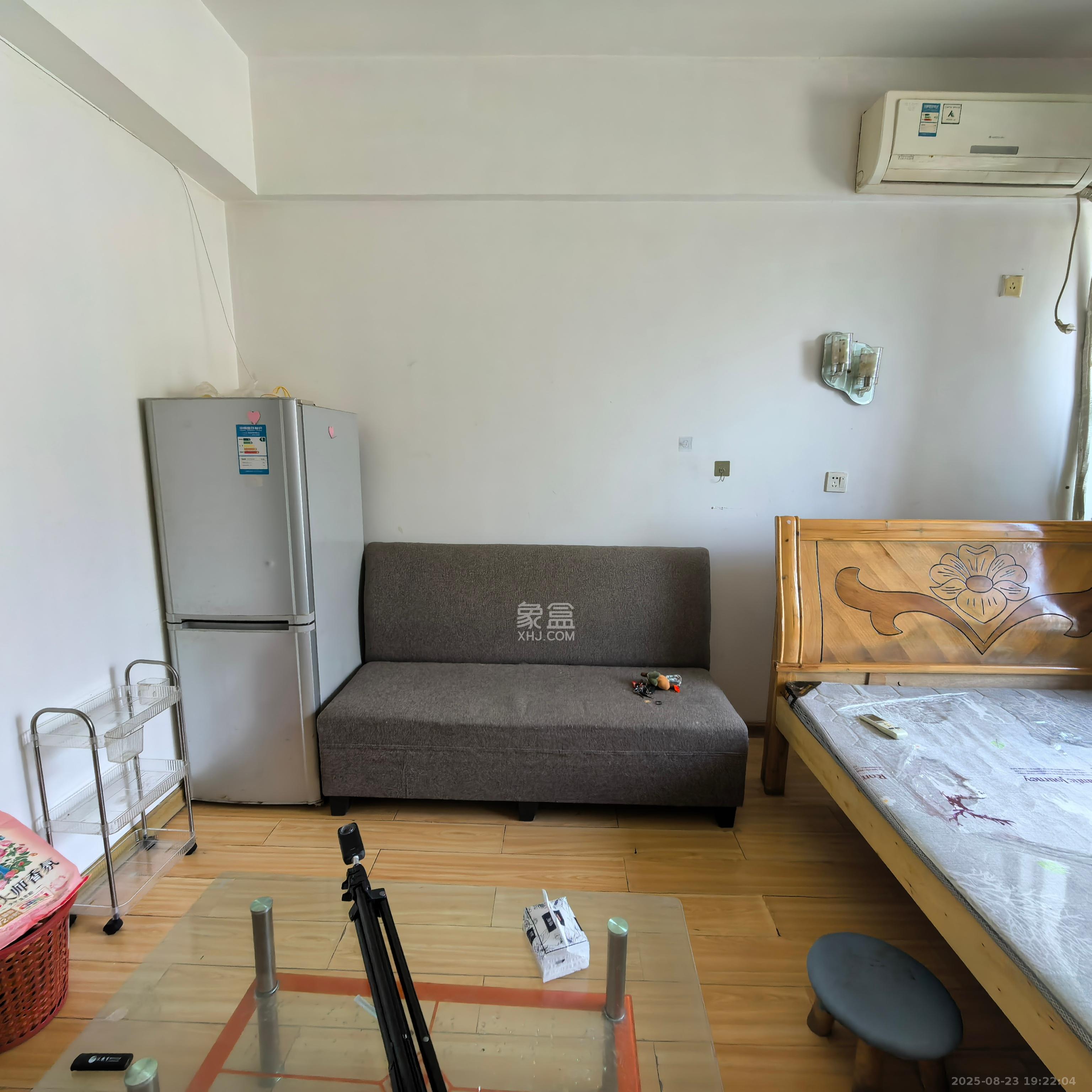 名富公寓  1室1厅1卫   1400.00元/月室内图