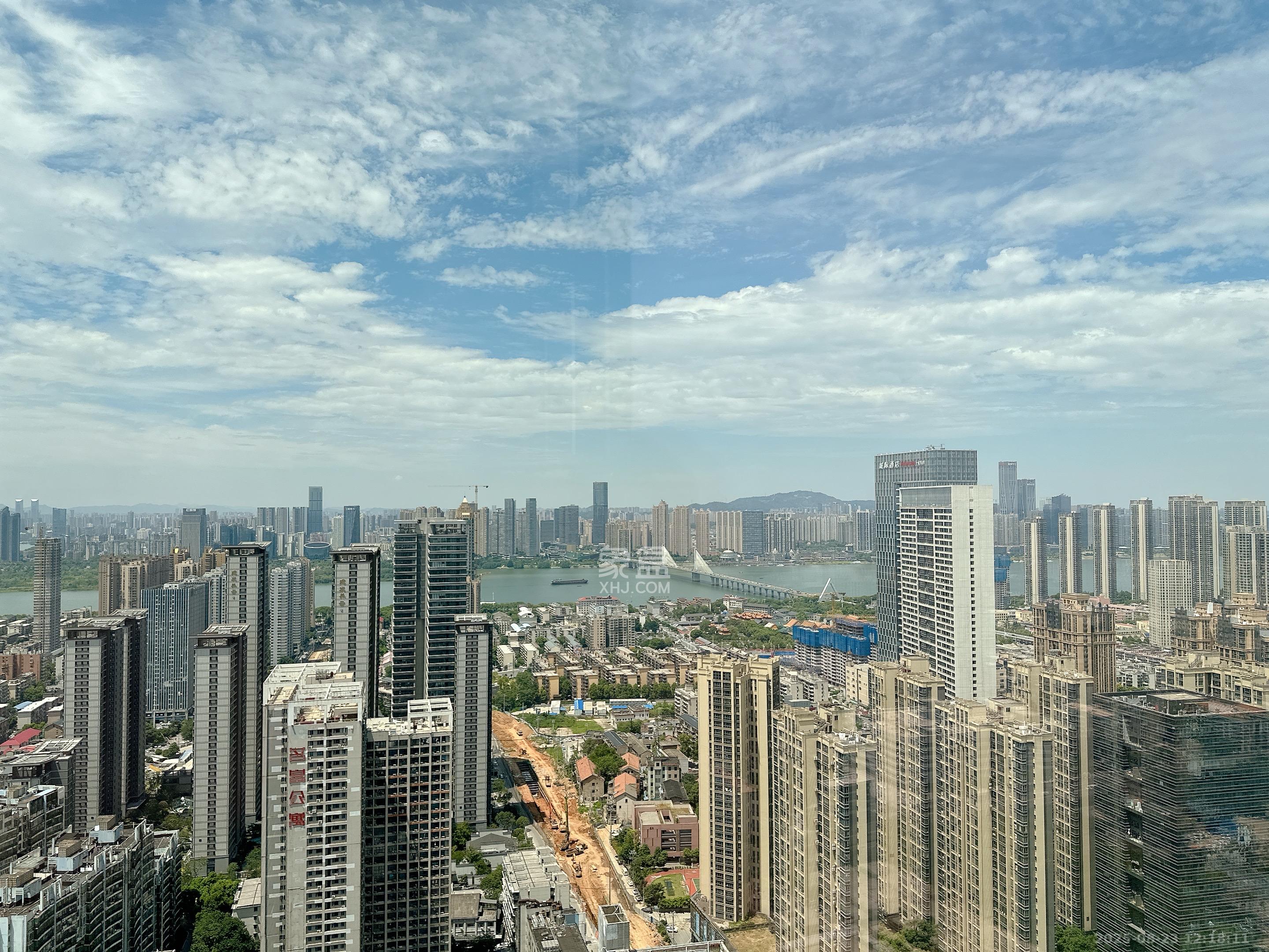 富兴时代御城  3室2厅2卫   6000.00元/月室内图